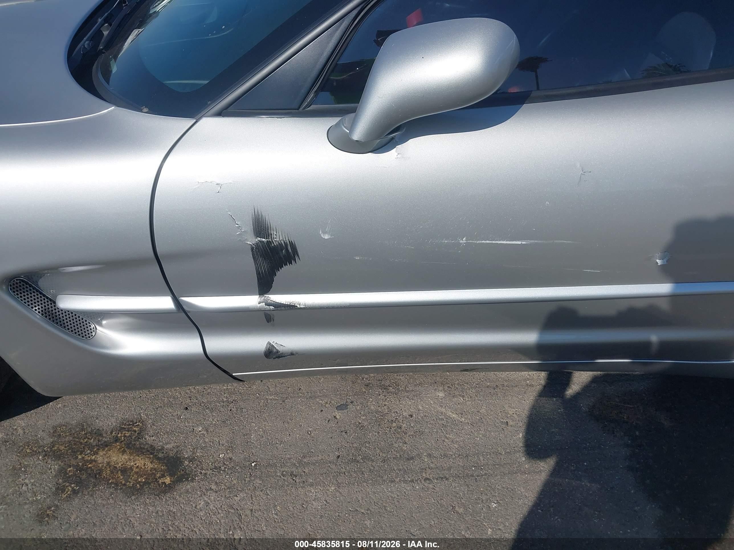 2004 Chevrolet Corvette   Серебряный vin: 1G1YY22G545133744