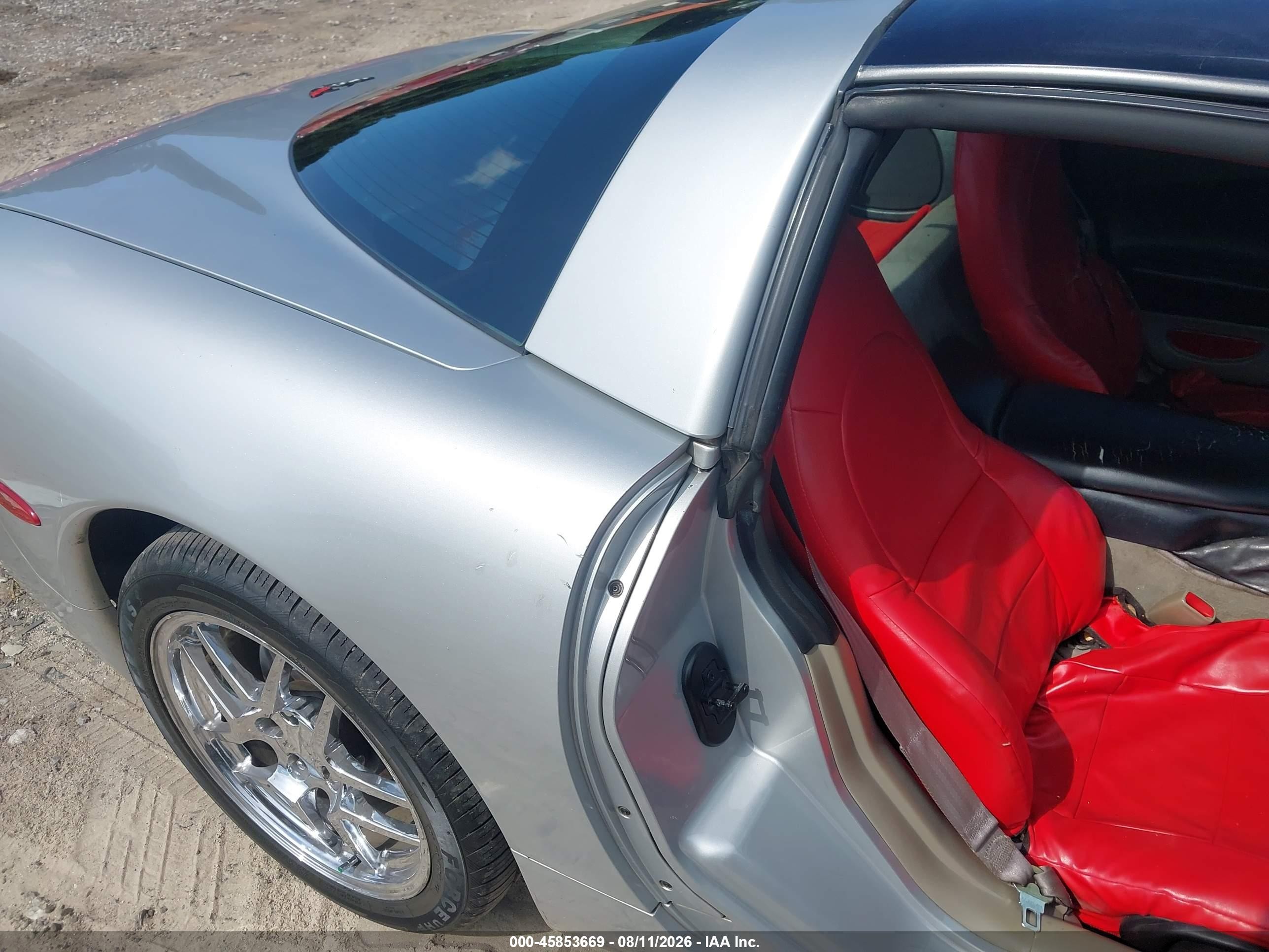 1998 Chevrolet Corvette   Silver vin: 1G1YY22G5W5121225