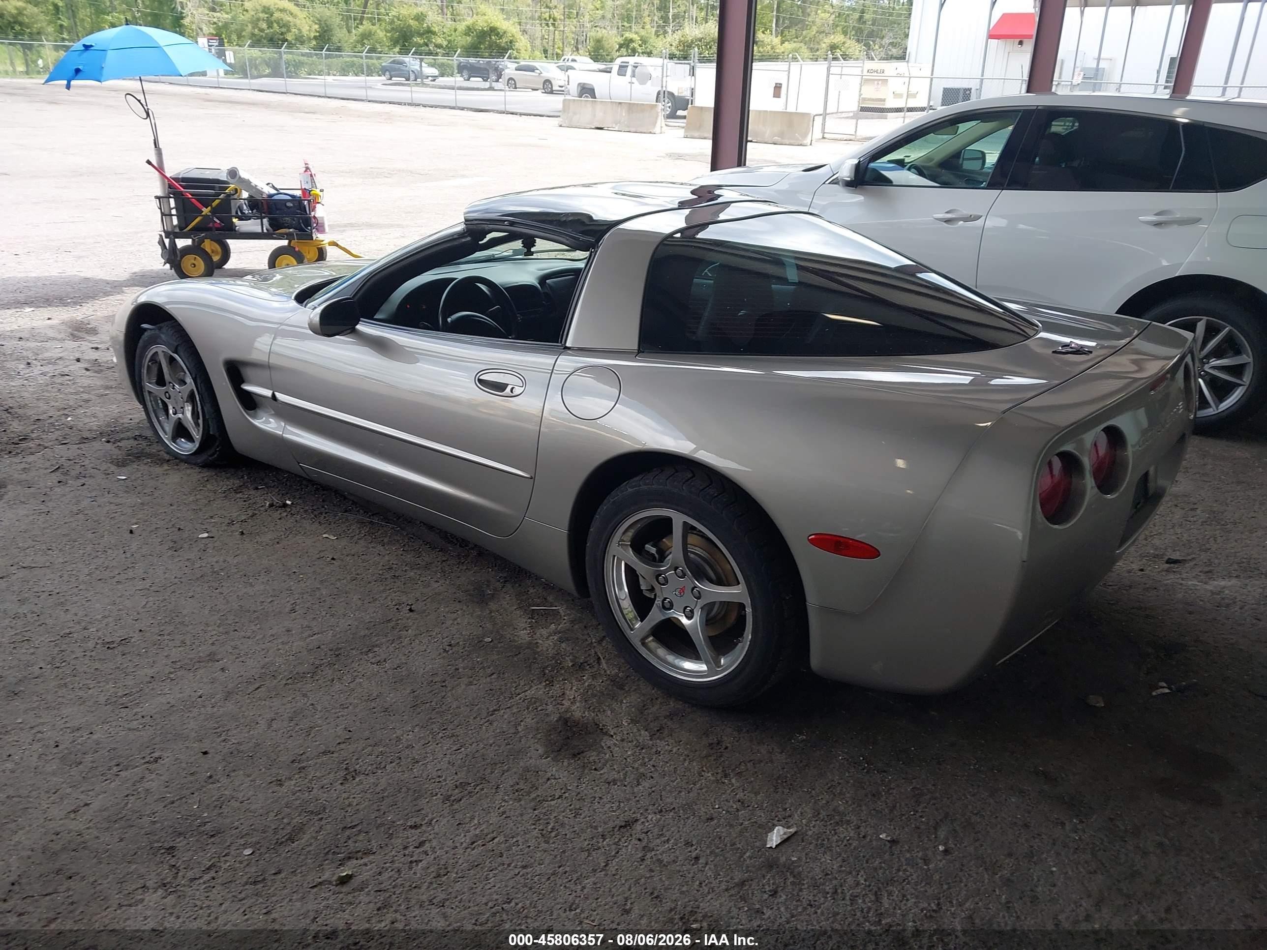 2001 Chevrolet Corvette   Beige vin: 1G1YY22G615127706