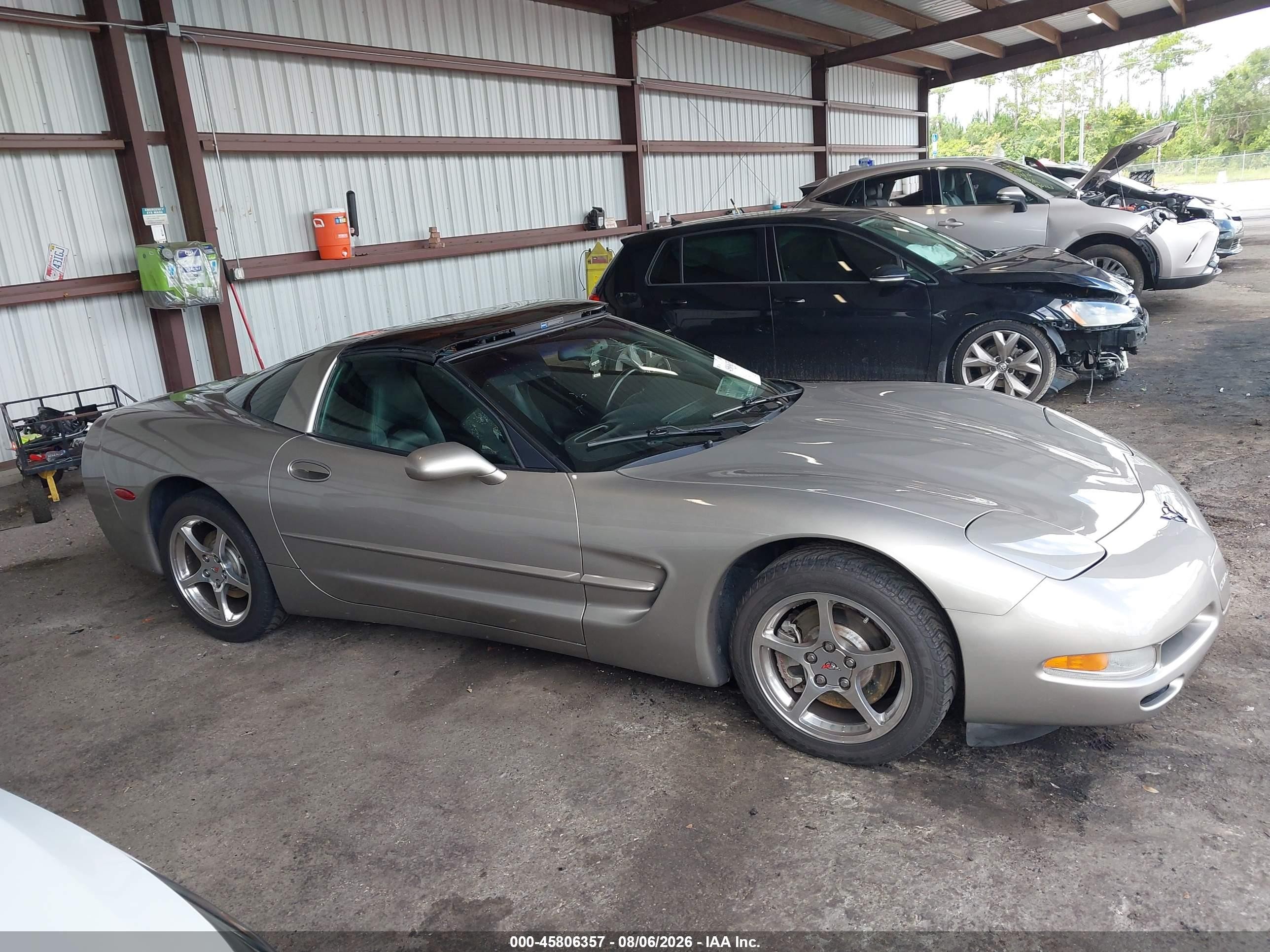 2001 Chevrolet Corvette   Beige vin: 1G1YY22G615127706