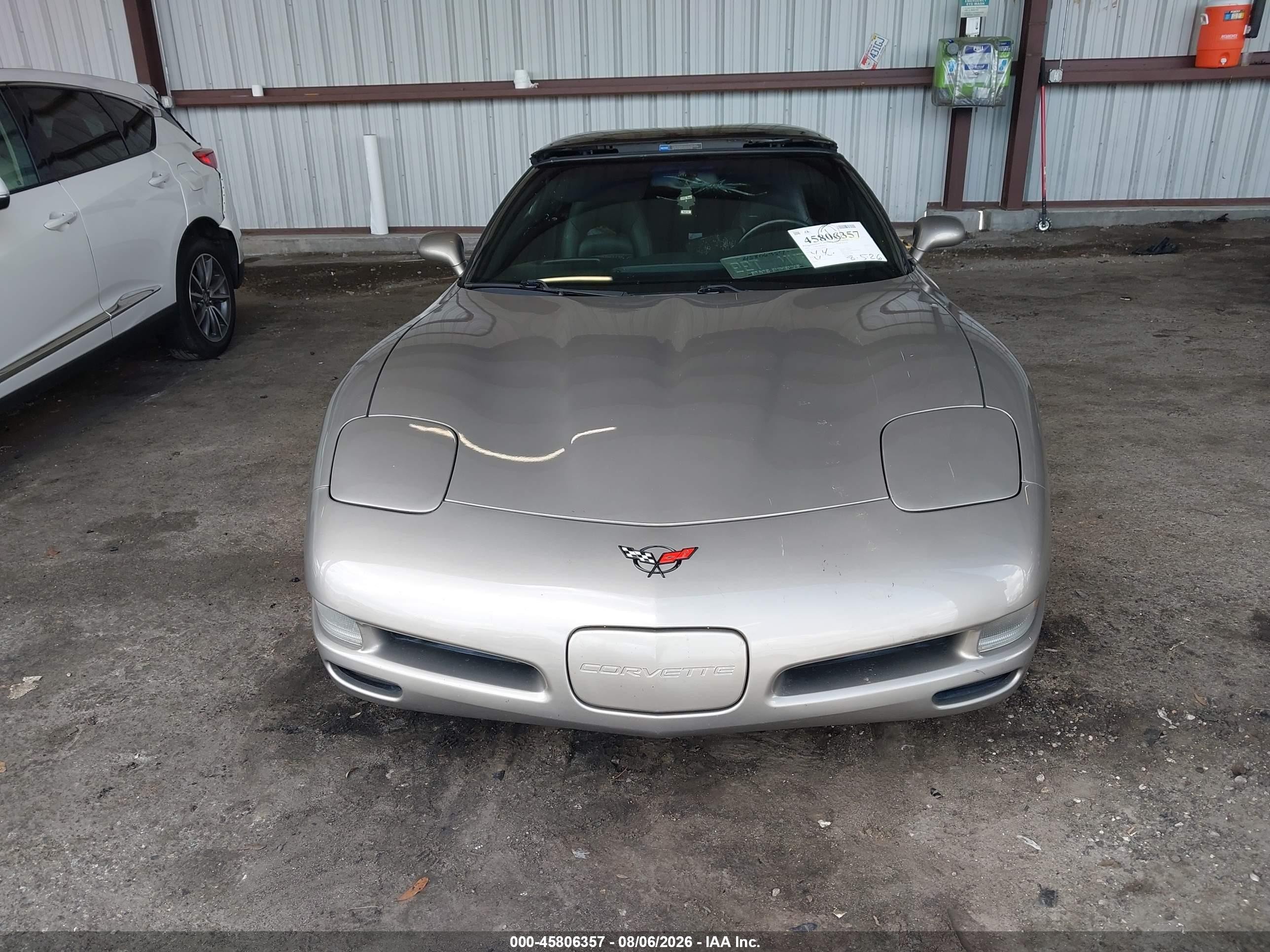 2001 Chevrolet Corvette   Beige vin: 1G1YY22G615127706