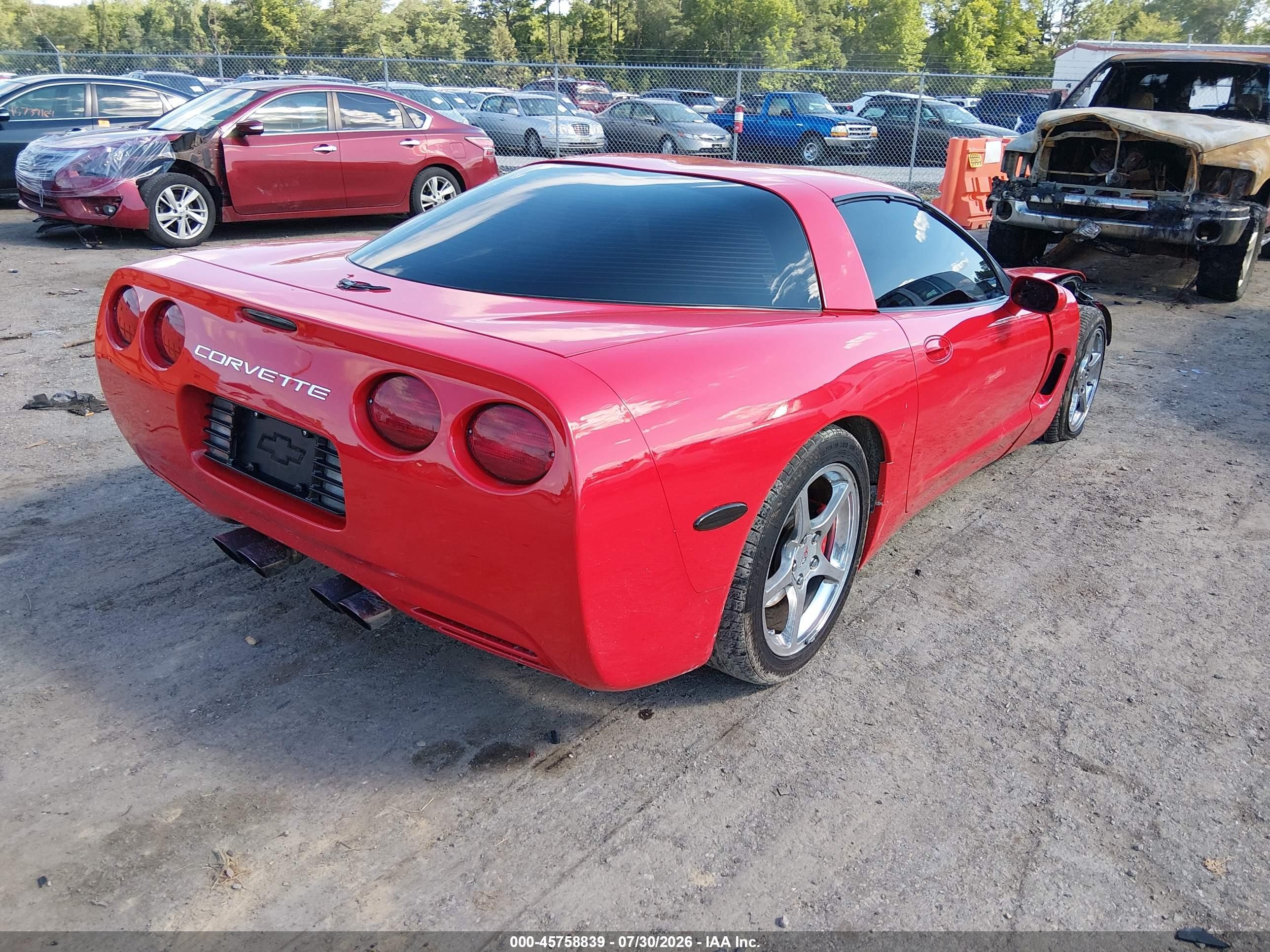 2002 Chevrolet Corvette   Red vin: 1G1YY22G625110762
