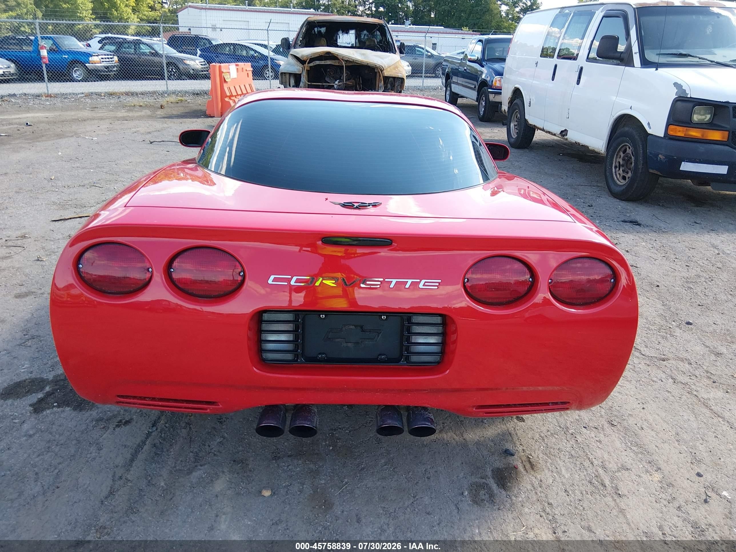 2002 Chevrolet Corvette   Red vin: 1G1YY22G625110762