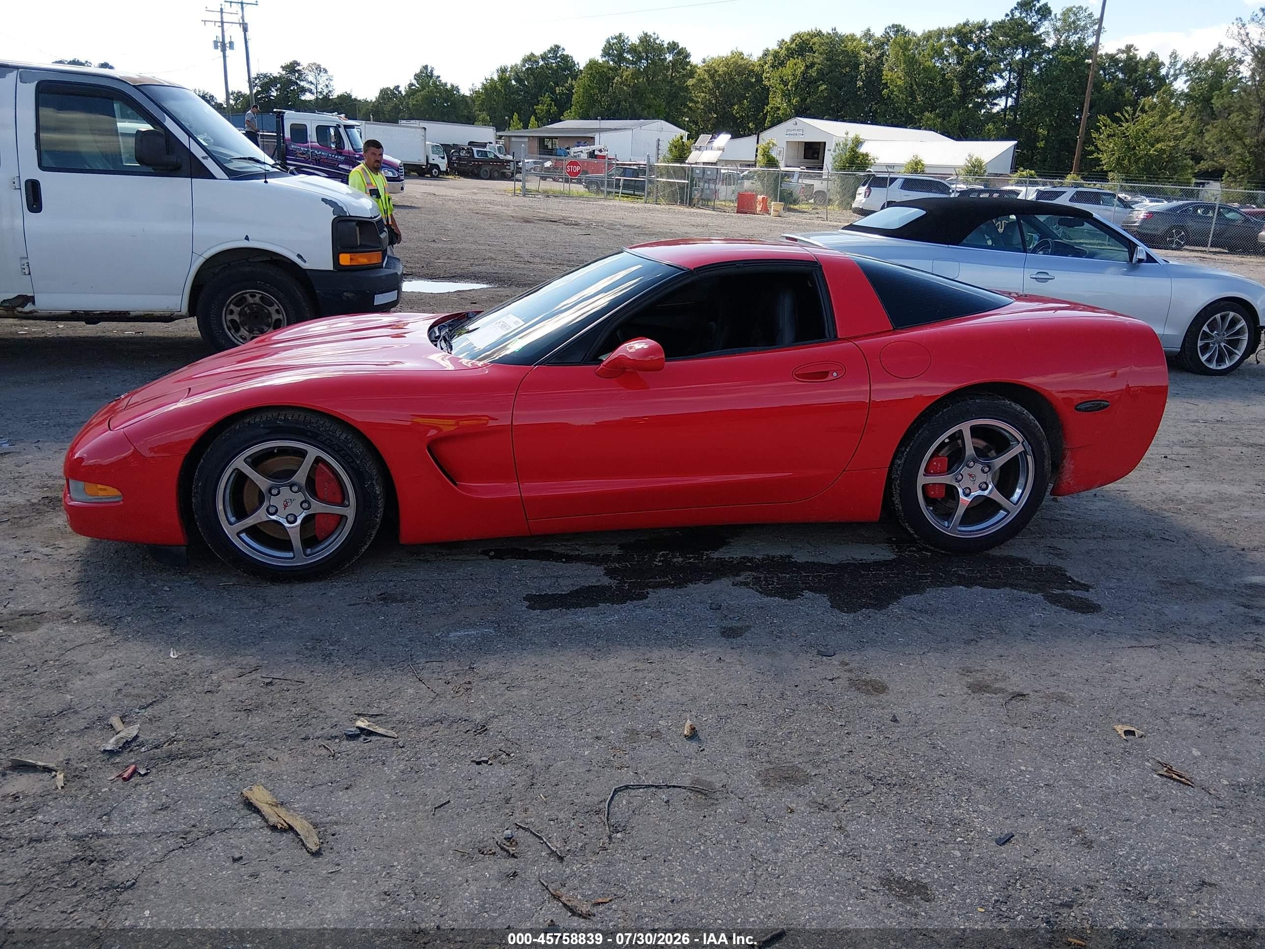 2002 Chevrolet Corvette   Red vin: 1G1YY22G625110762