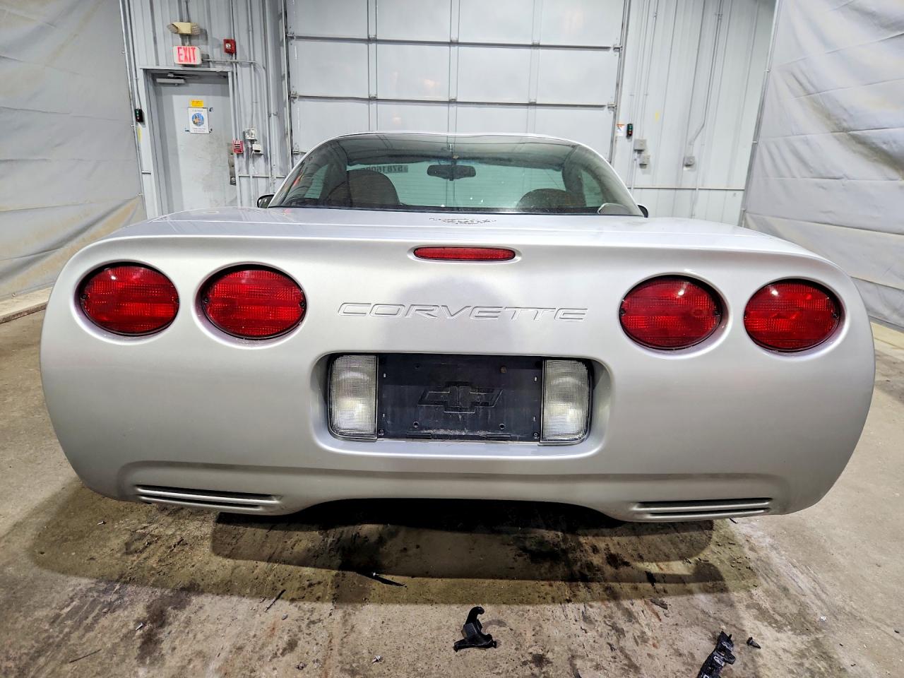 2002 Chevrolet Corvette Silver vin: 1G1YY22G625127609