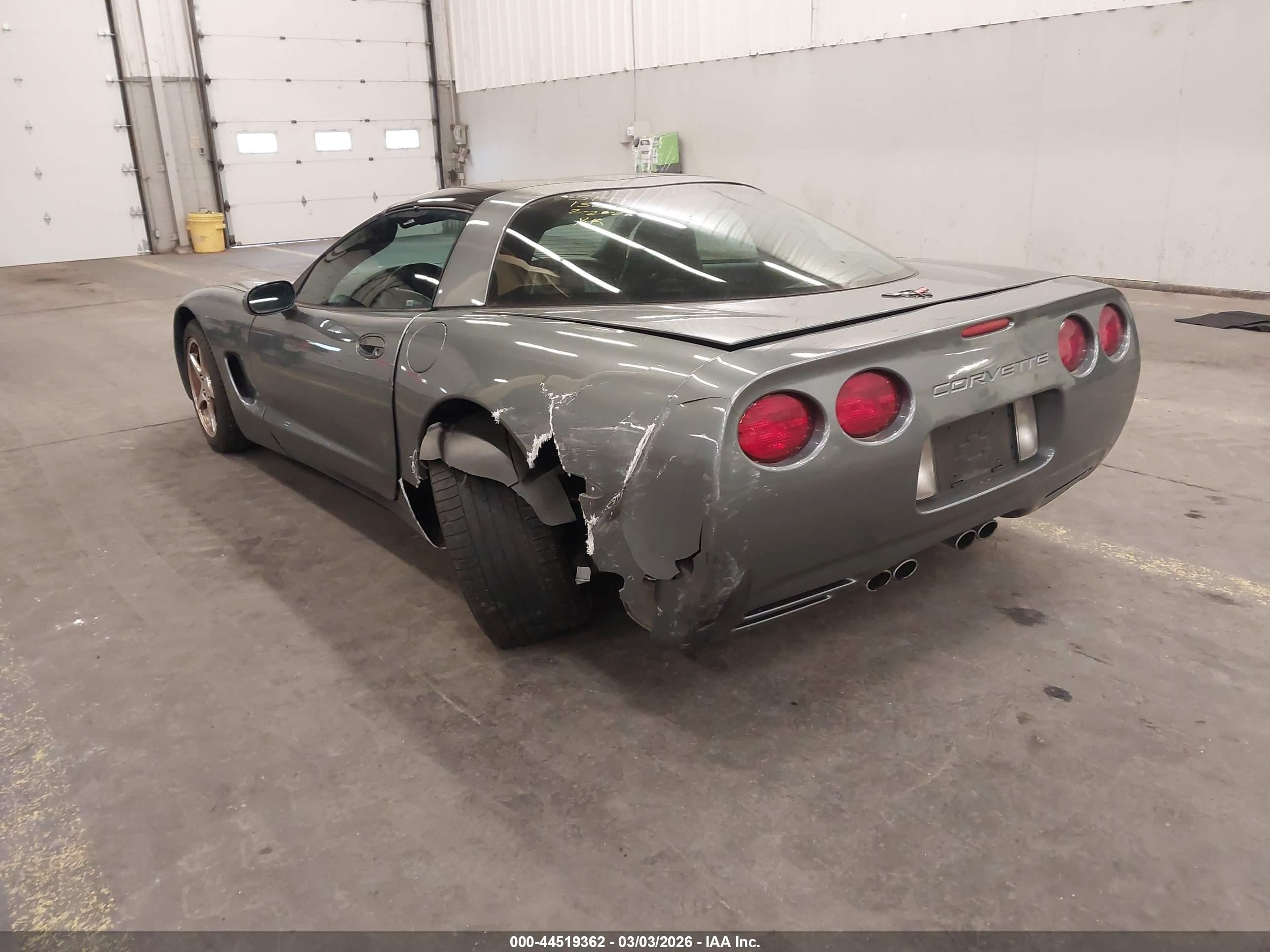 2004 Chevrolet Corvette   Gray vin: 1G1YY22G645129475