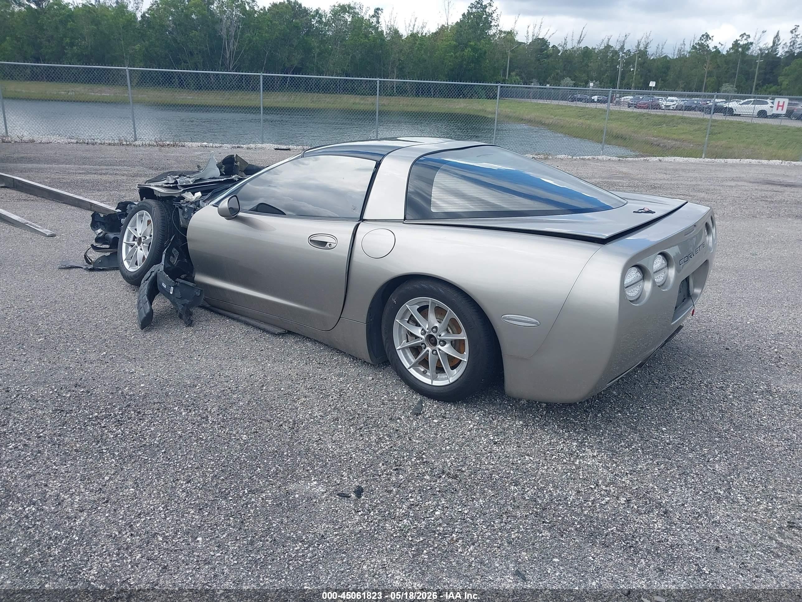 2000 Chevrolet Corvette   Silver vin: 1G1YY22G6Y5106090