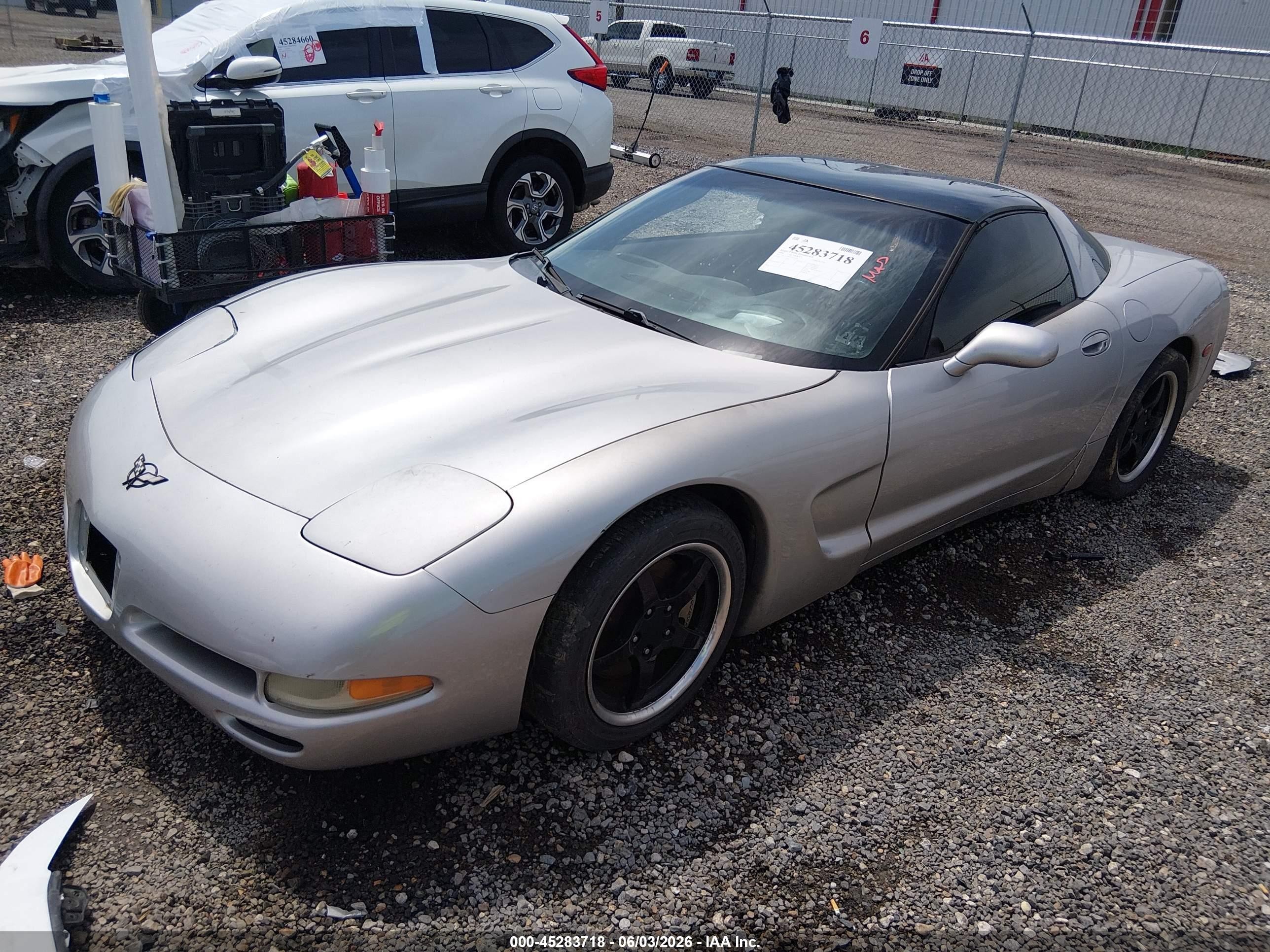 2004 Chevrolet Corvette   Silver vin: 1G1YY22G745132188