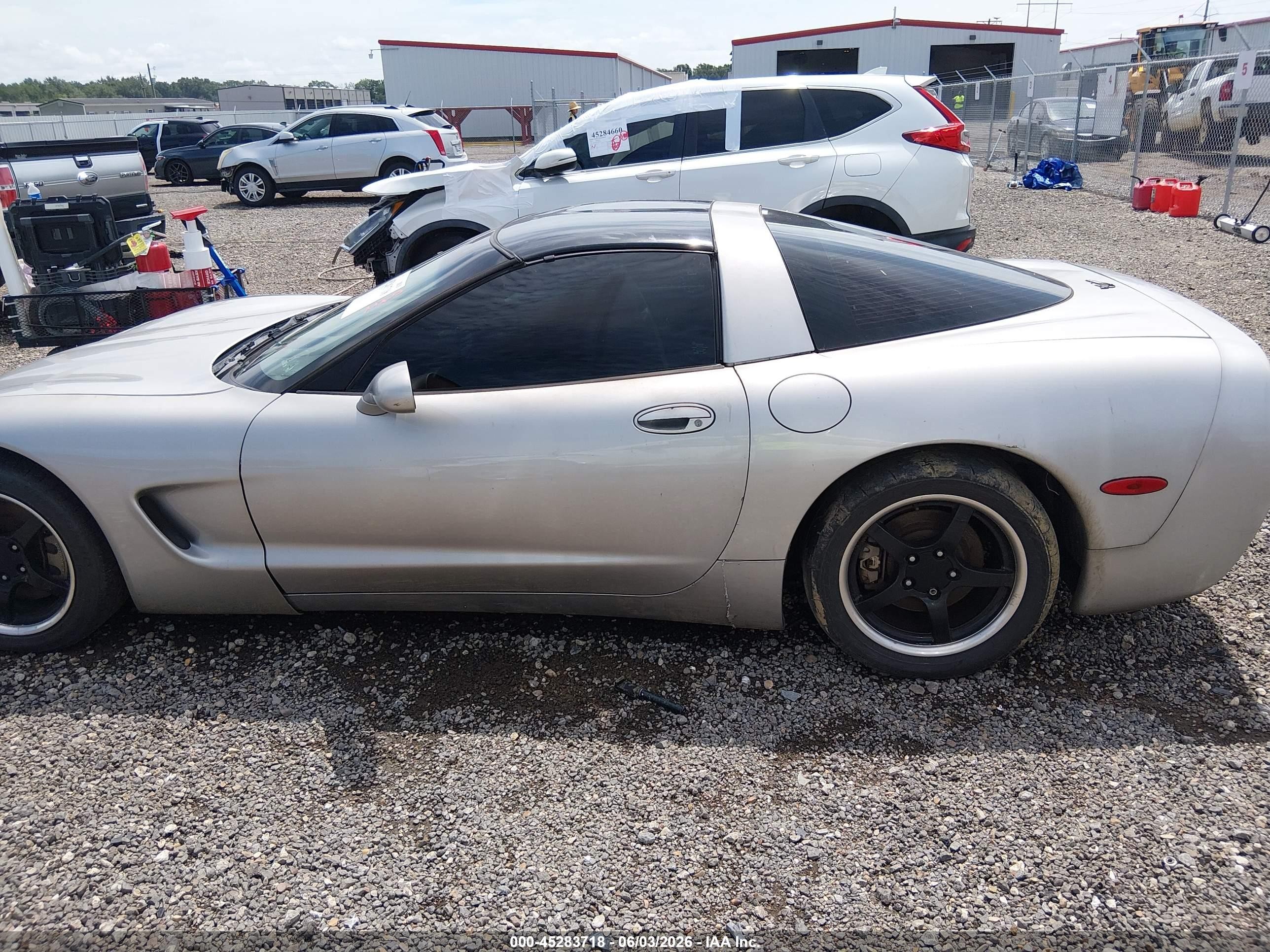 2004 Chevrolet Corvette   Silver vin: 1G1YY22G745132188