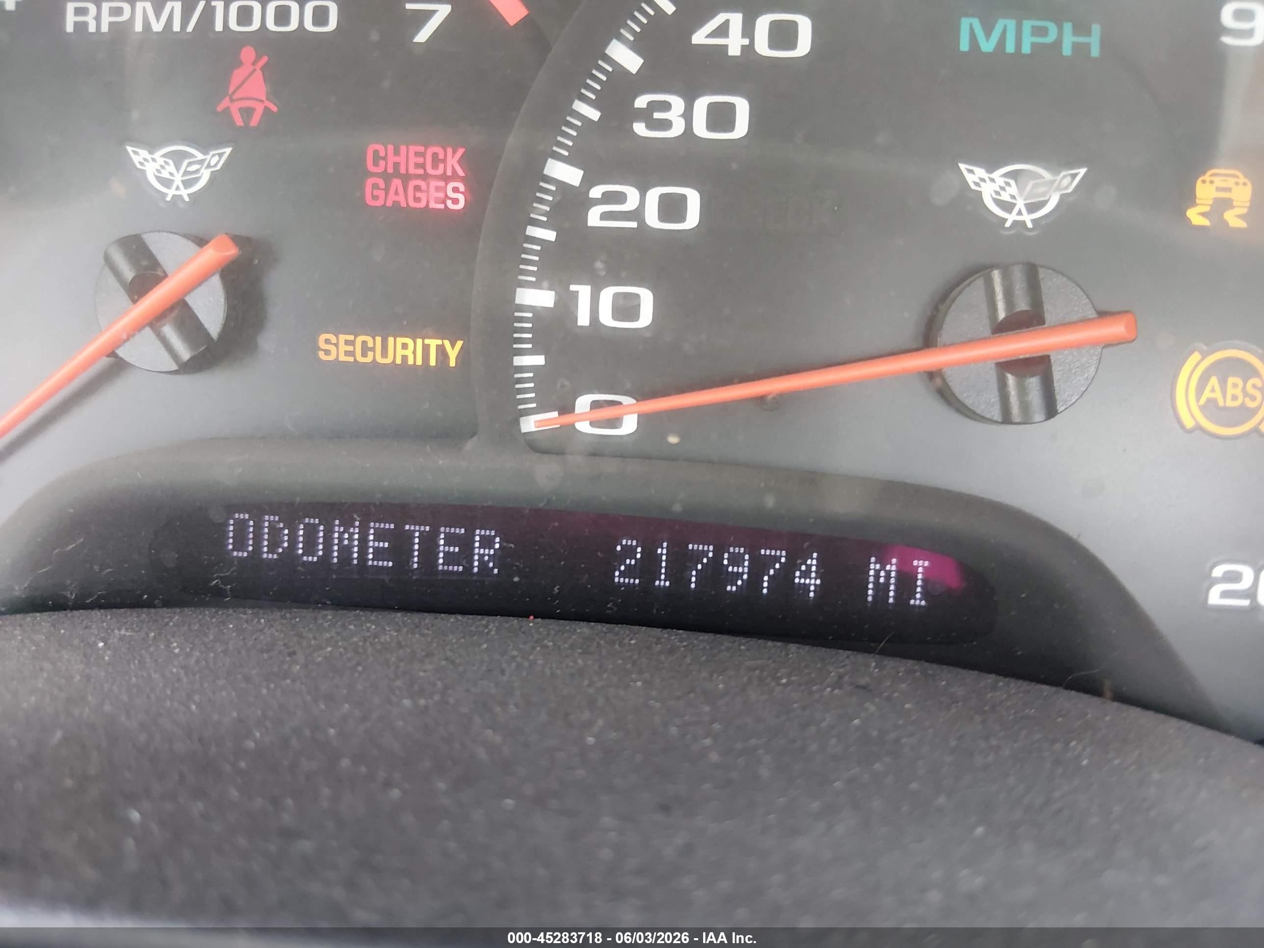 2004 Chevrolet Corvette   Silver vin: 1G1YY22G745132188