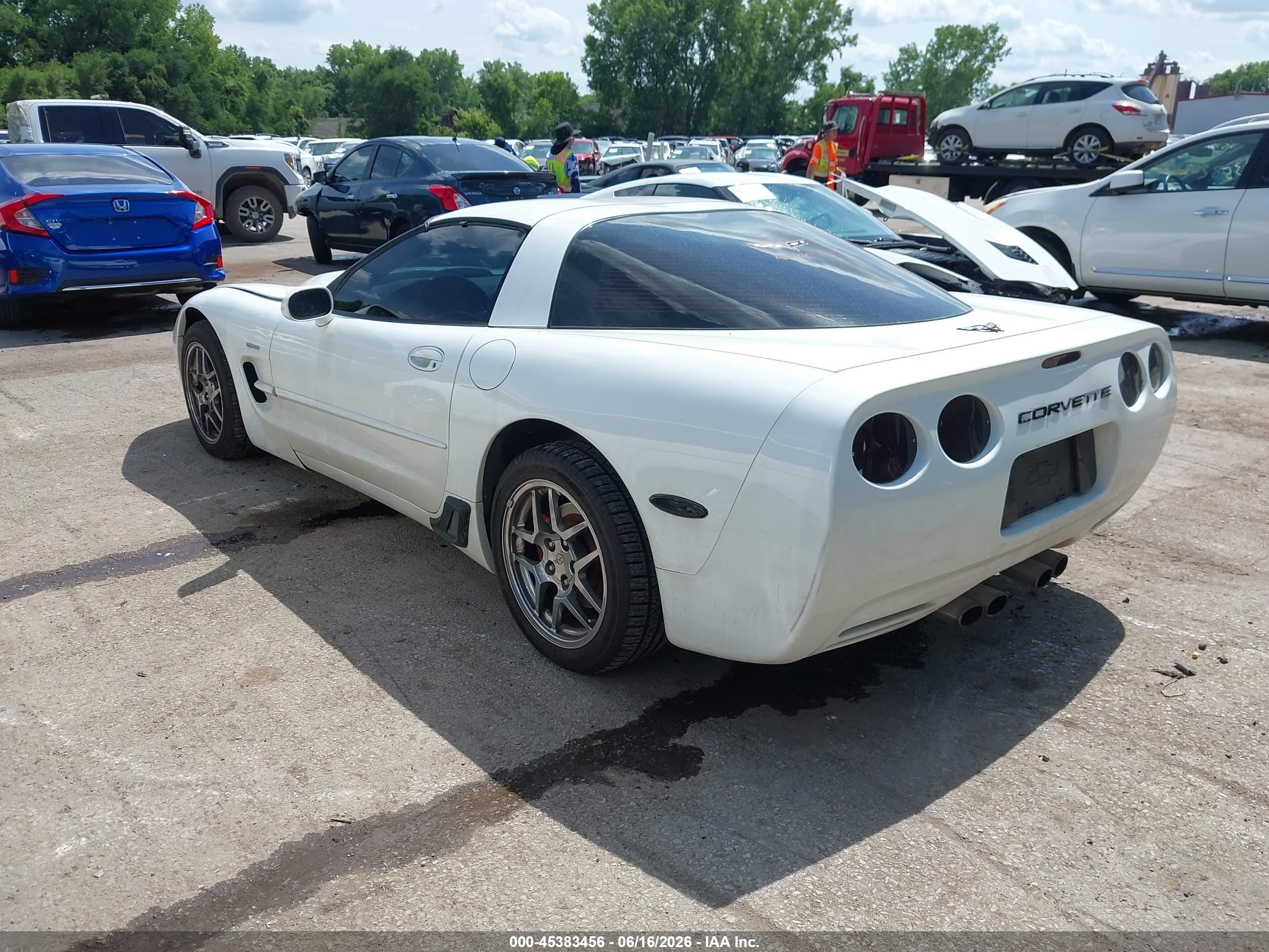 1998 Chevrolet Corvette   White vin: 1G1YY22G7W5112137