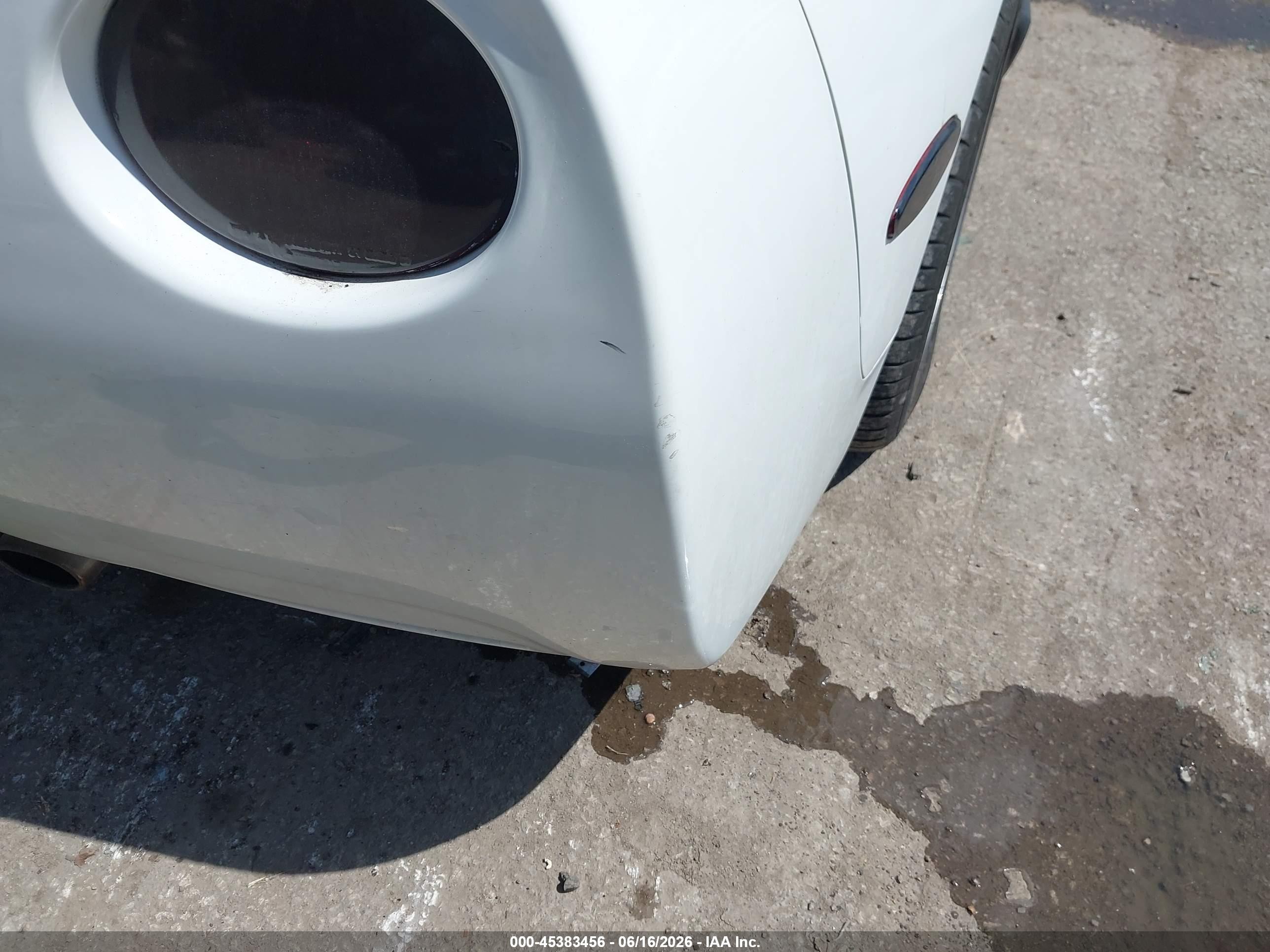 1998 Chevrolet Corvette   White vin: 1G1YY22G7W5112137