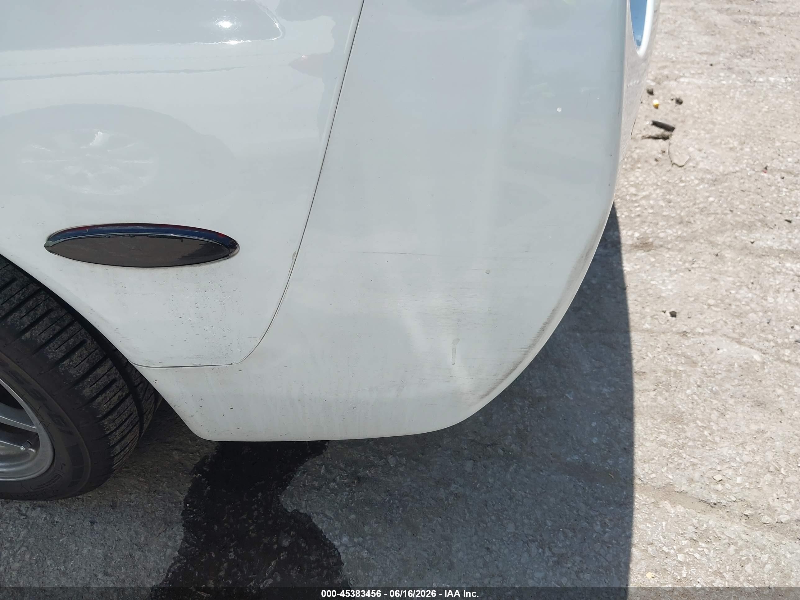 1998 Chevrolet Corvette   White vin: 1G1YY22G7W5112137