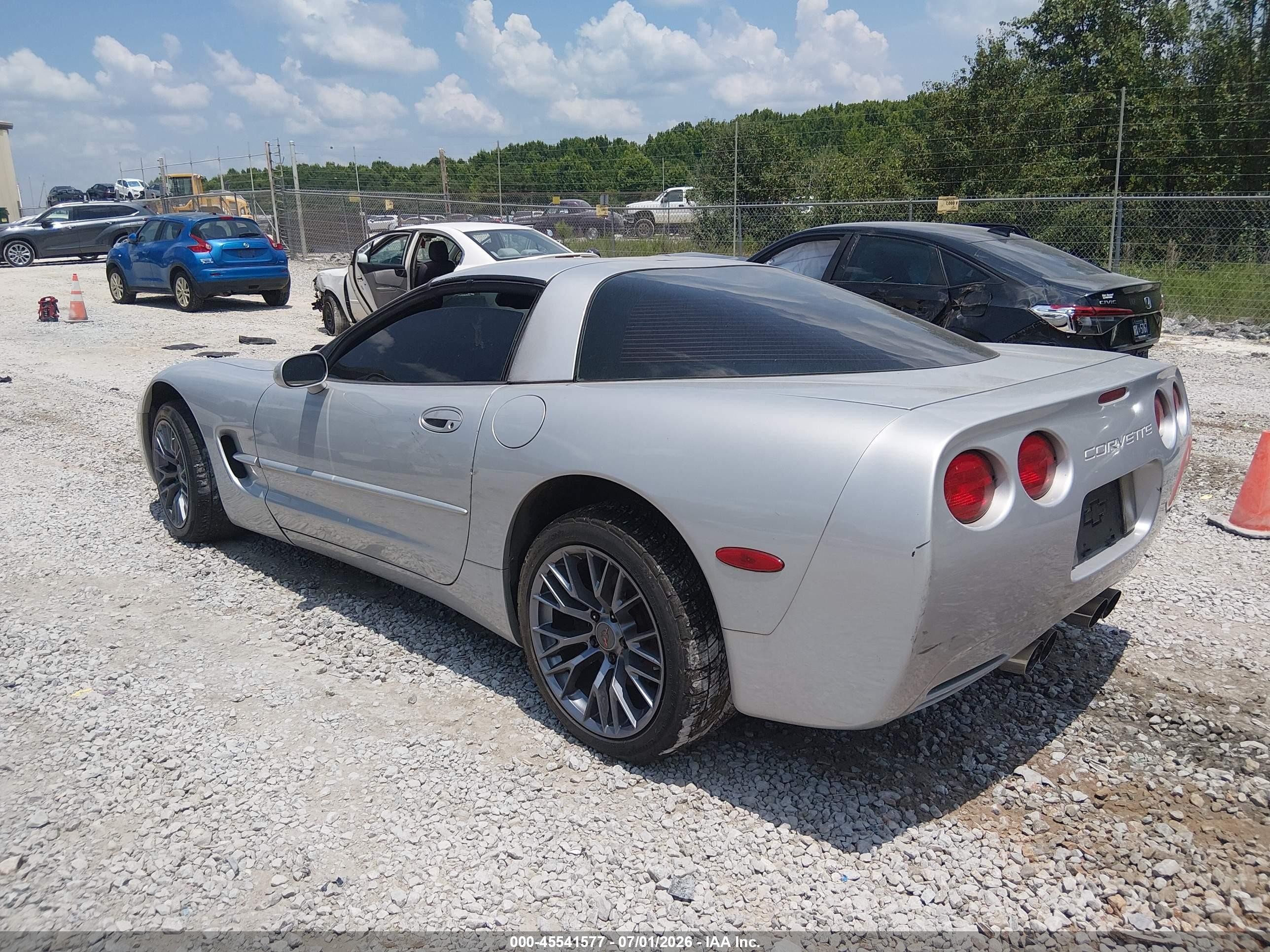2000 Chevrolet Corvette   Серебряный vin: 1G1YY22G7Y5116451