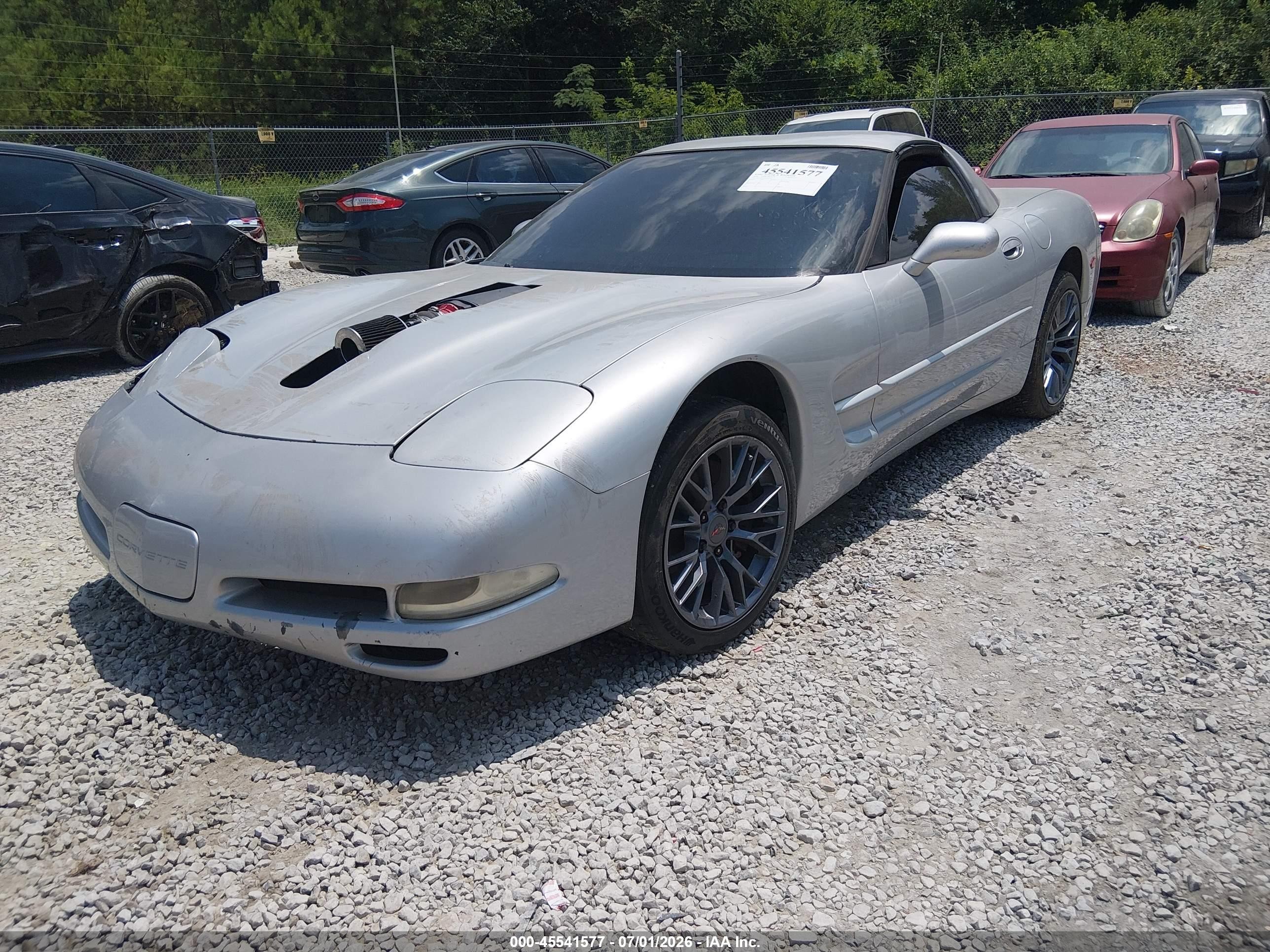 2000 Chevrolet Corvette   Серебряный vin: 1G1YY22G7Y5116451