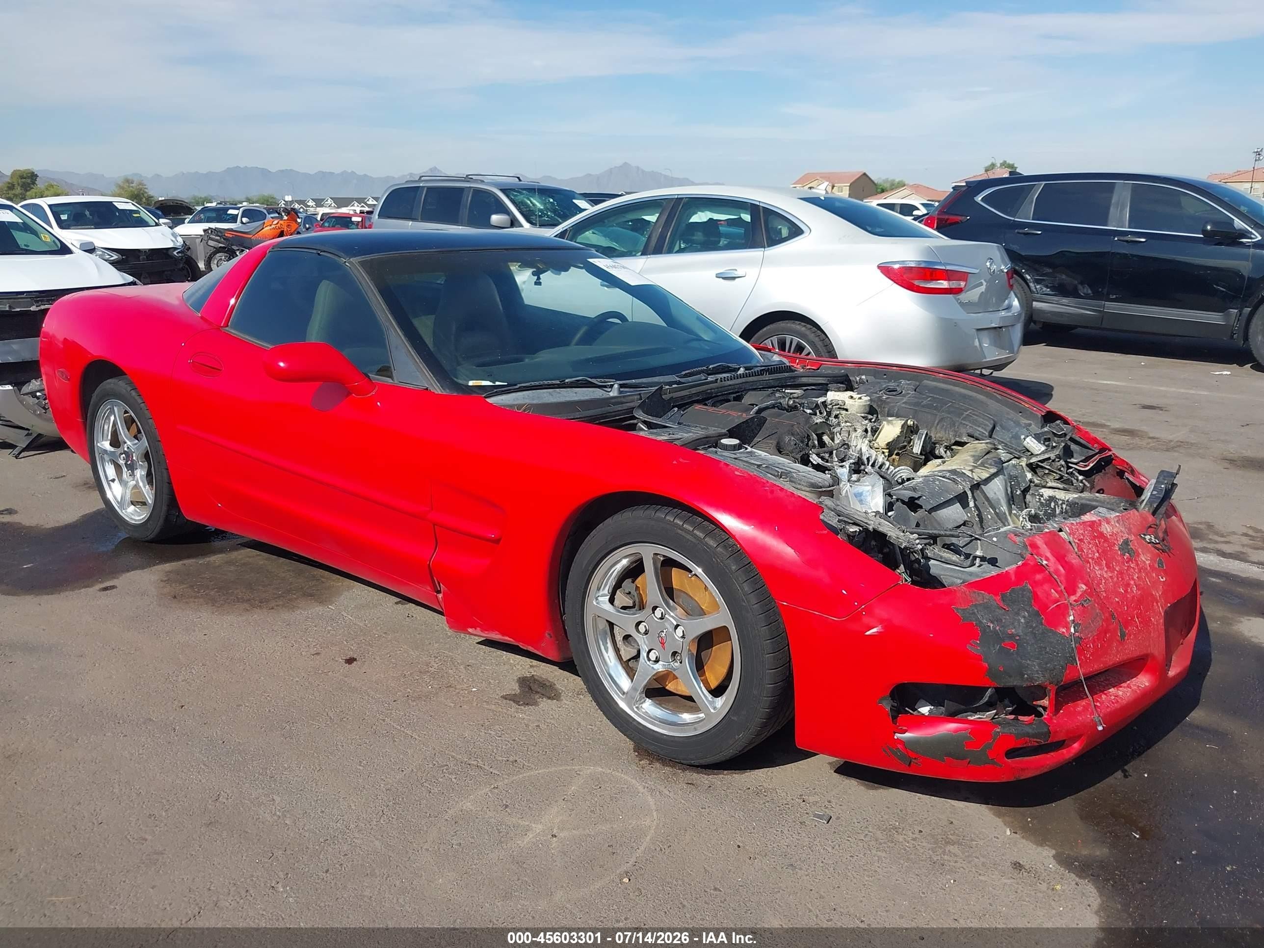 2001 Chevrolet Corvette   Red vin: 1G1YY22G815105187