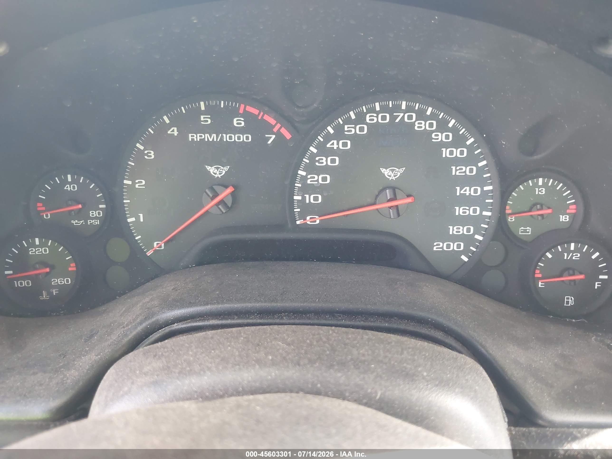 2001 Chevrolet Corvette   Red vin: 1G1YY22G815105187