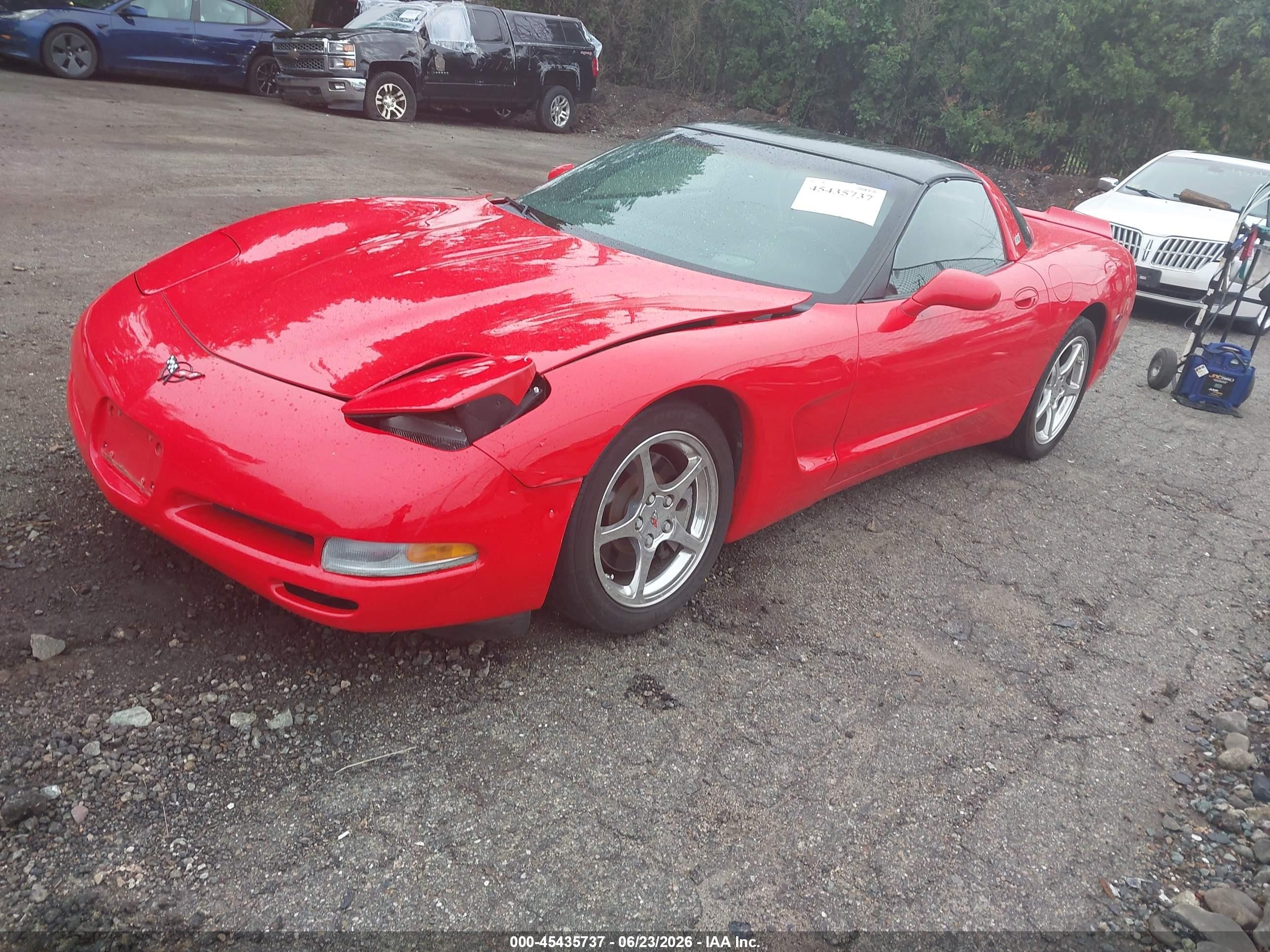 2002 Chevrolet Corvette   Красный vin: 1G1YY22G825109810