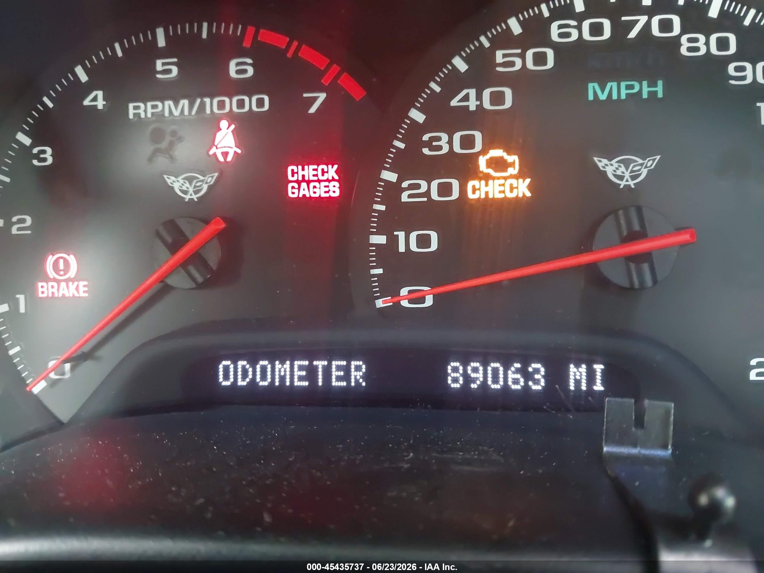 2002 Chevrolet Corvette   Красный vin: 1G1YY22G825109810