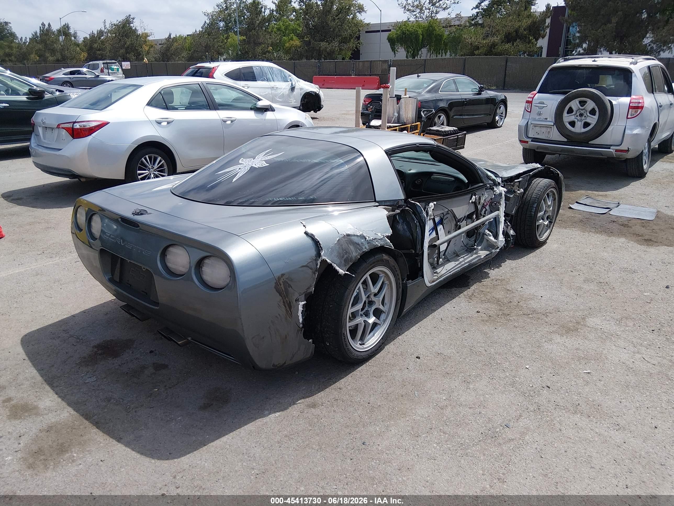 2004 Chevrolet Corvette   Gray vin: 1G1YY22G845113763