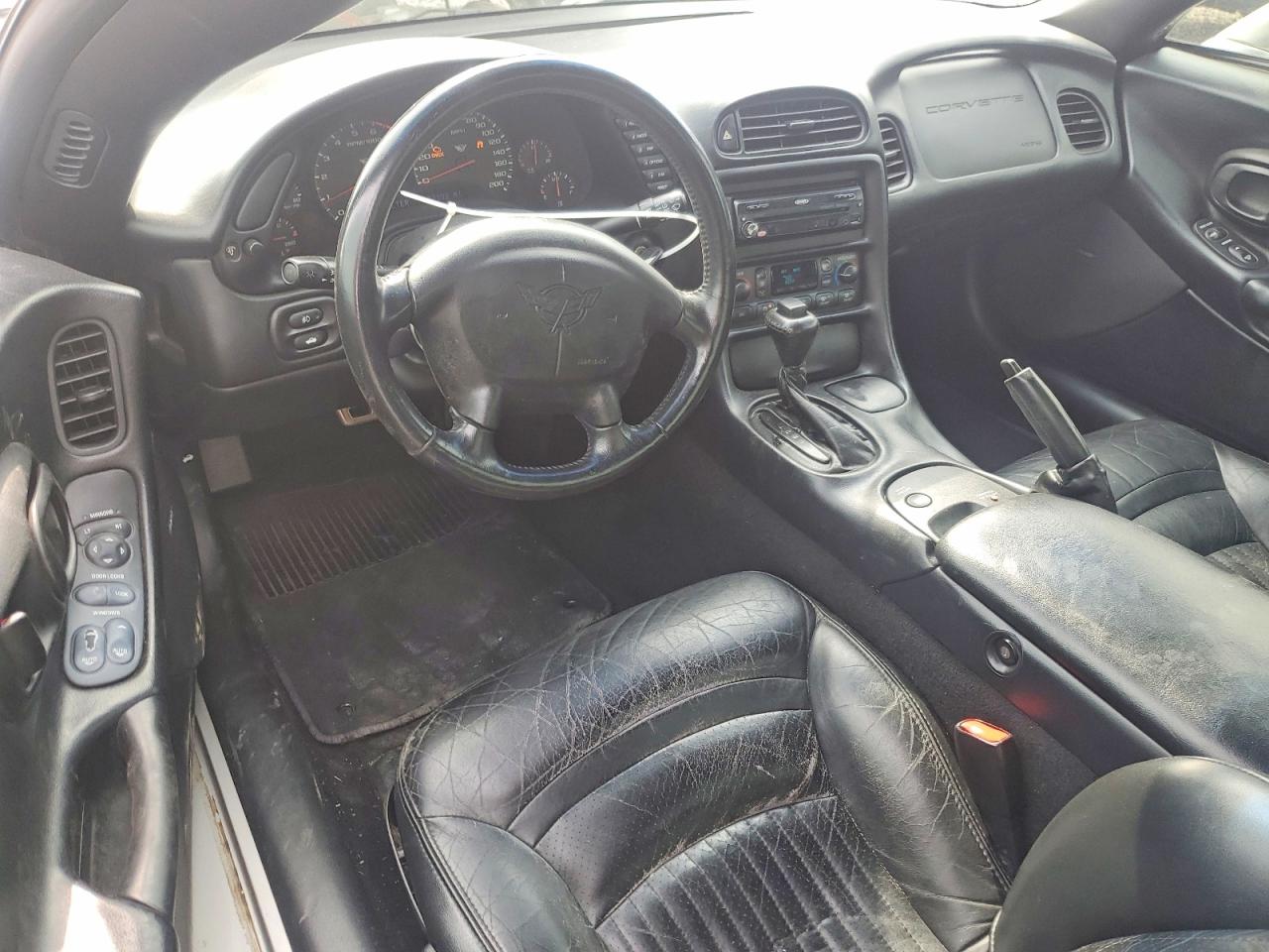 2004 Chevrolet Corvette Серебряный vin: 1G1YY22G845127503