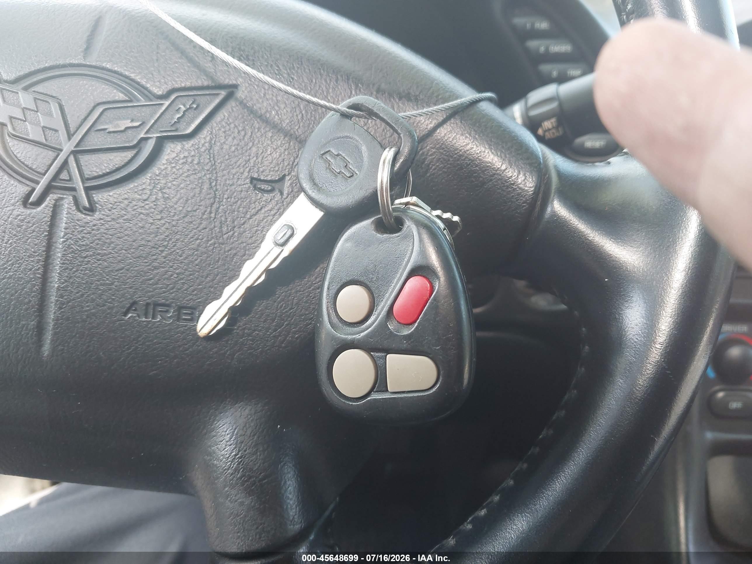 2002 Chevrolet Corvette   Silver vin: 1G1YY22G925105345
