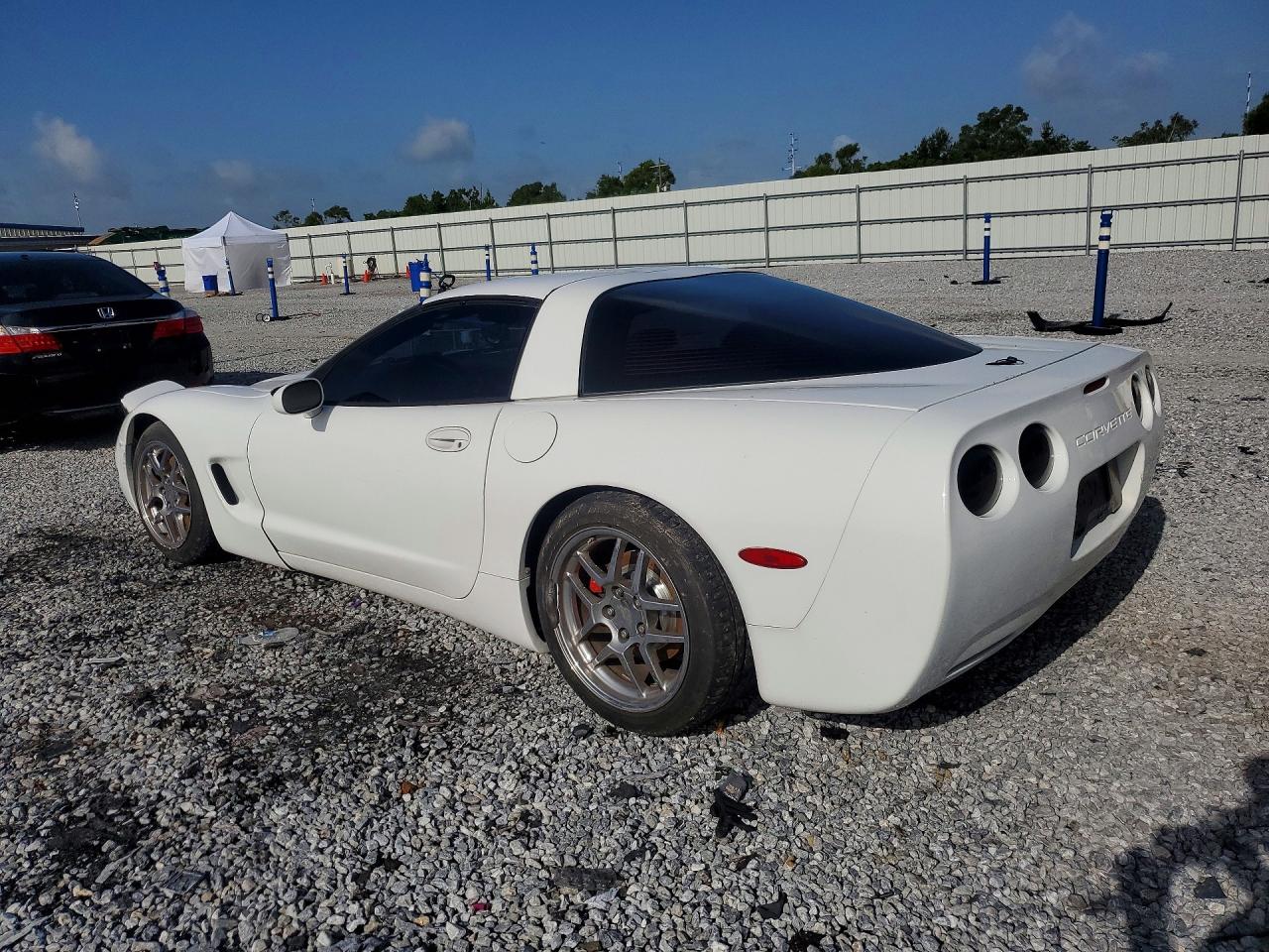 2000 Chevrolet Corvette White vin: 1G1YY22G9Y5120579