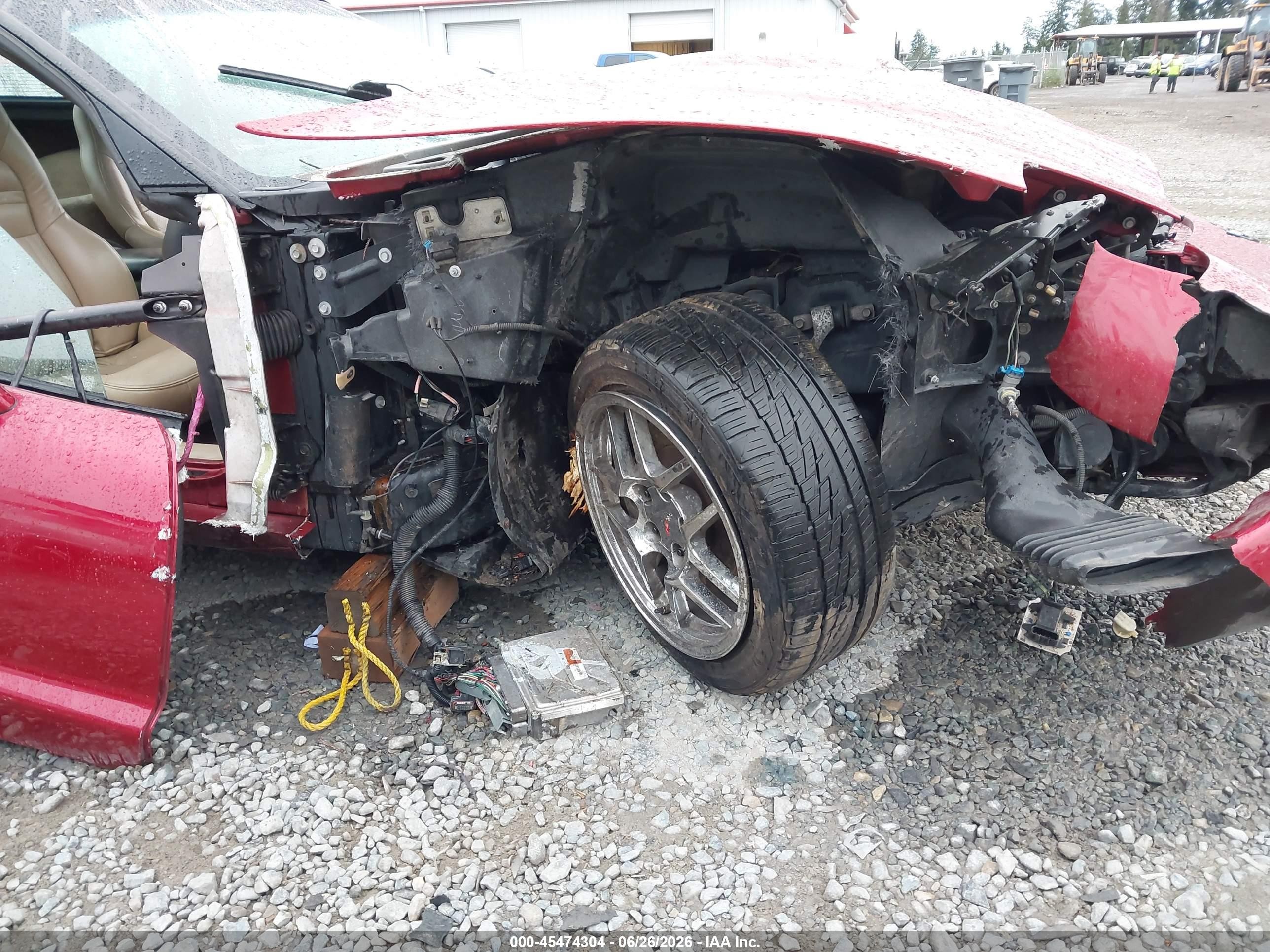 2004 Chevrolet Corvette   Красный vin: 1G1YY22GX45106765