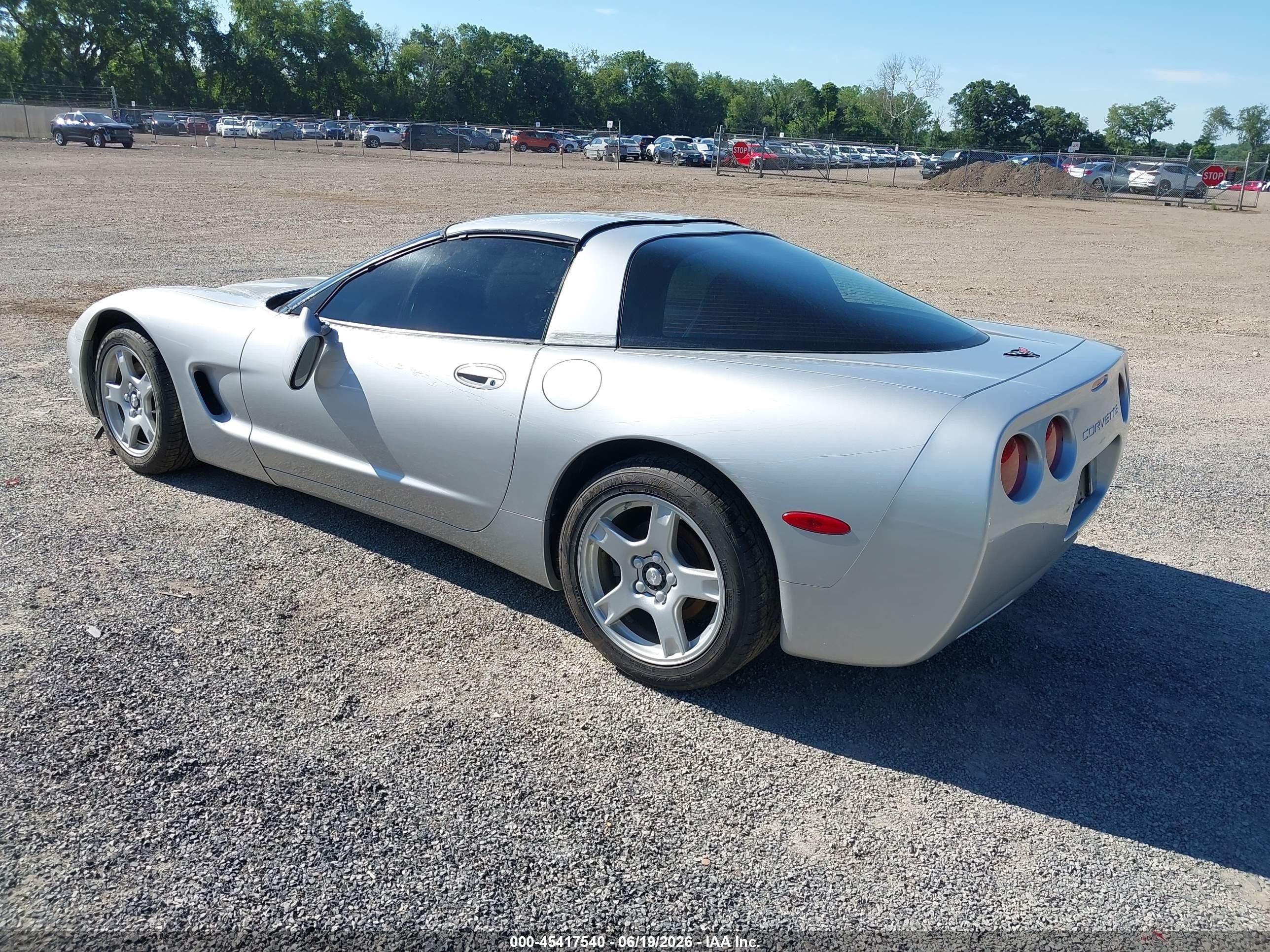 1997 Chevrolet Corvette   Silver vin: 1G1YY22GXV5109117