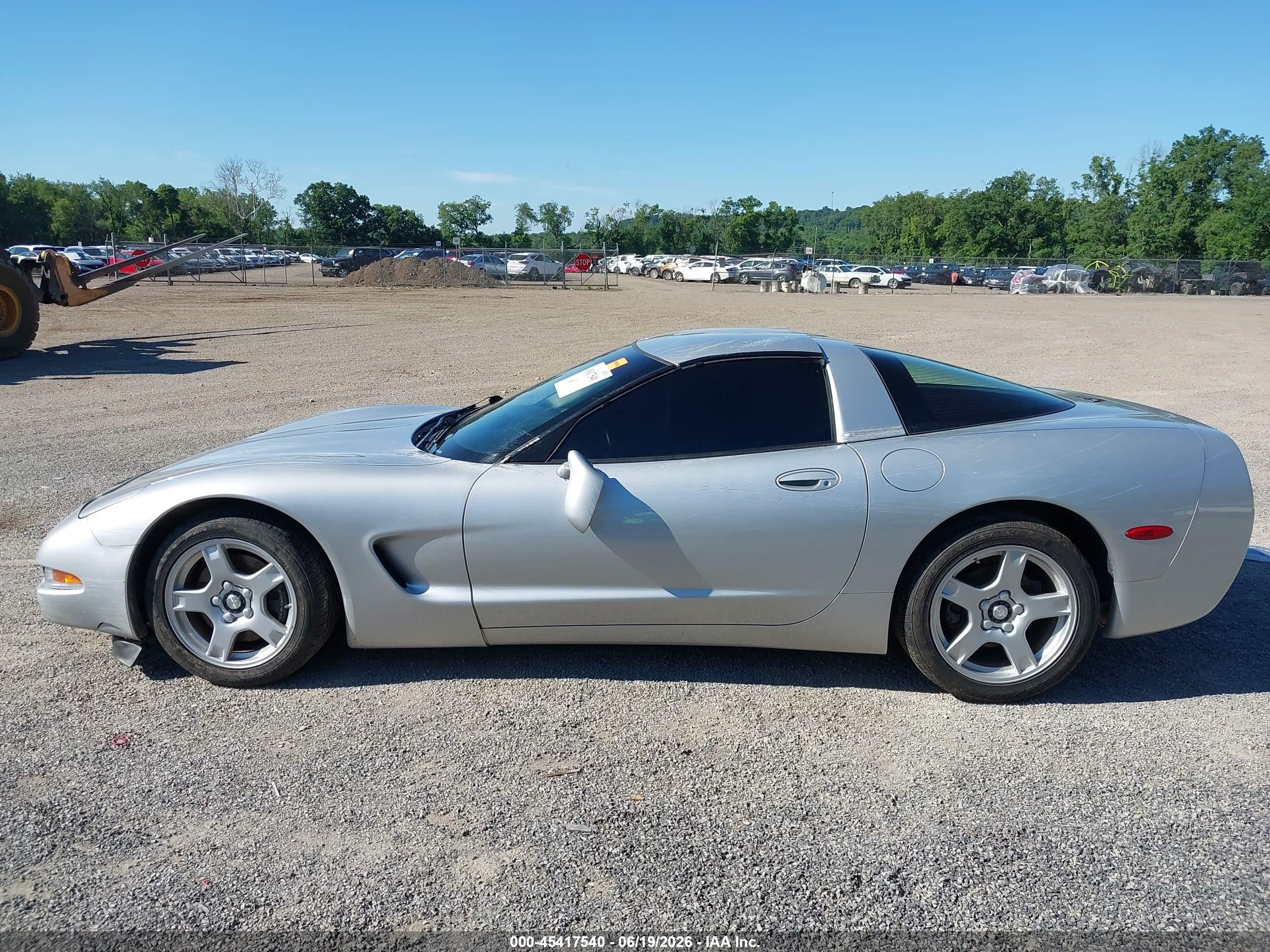 1997 Chevrolet Corvette   Silver vin: 1G1YY22GXV5109117