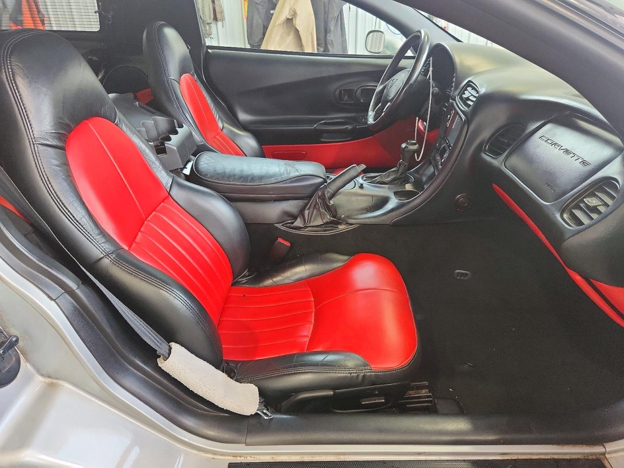 2000 Chevrolet Corvette Серебряный vin: 1G1YY22GXY5113396