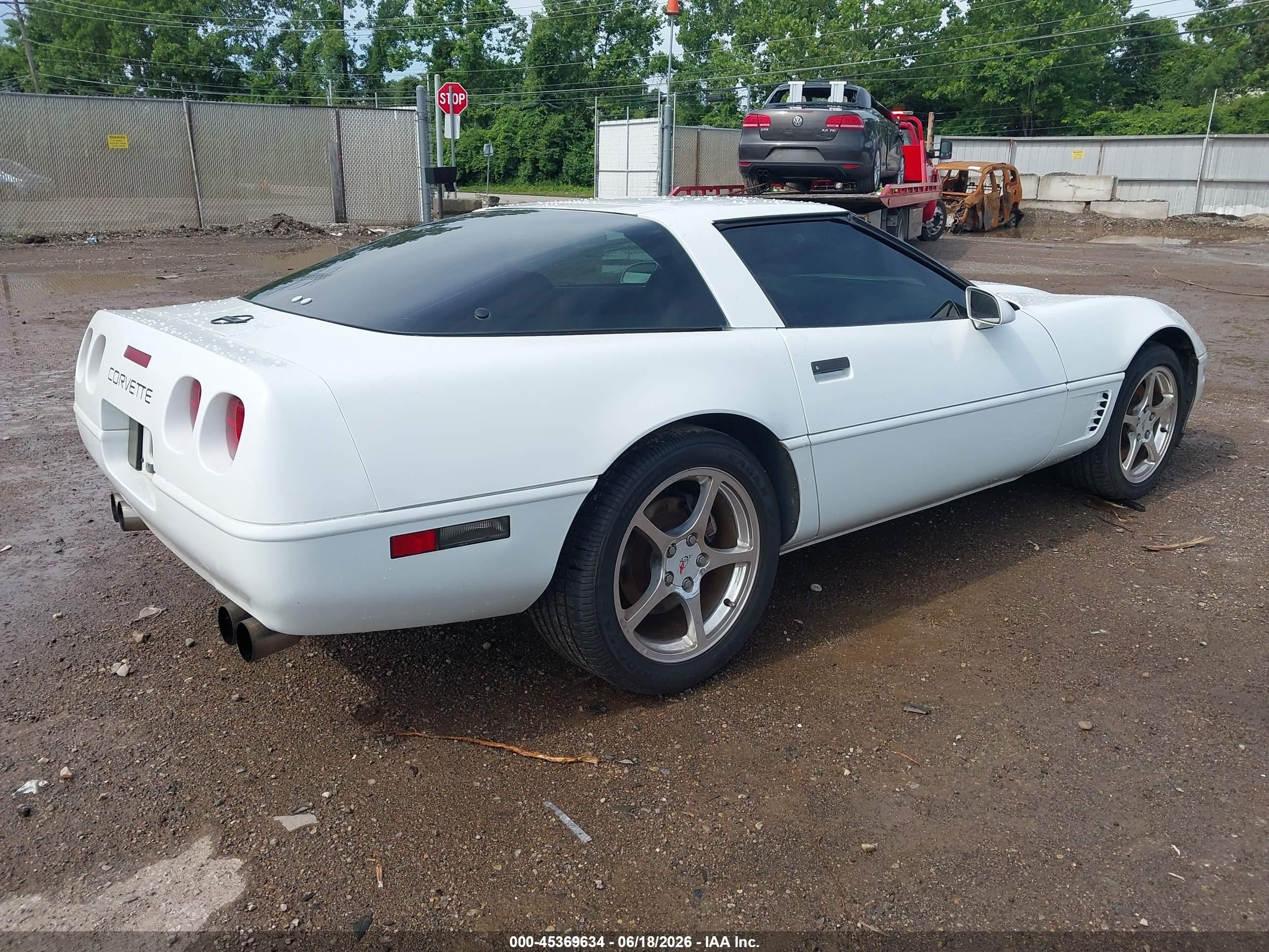 1996 Chevrolet Corvette   White vin: 1G1YY22P0T5119040