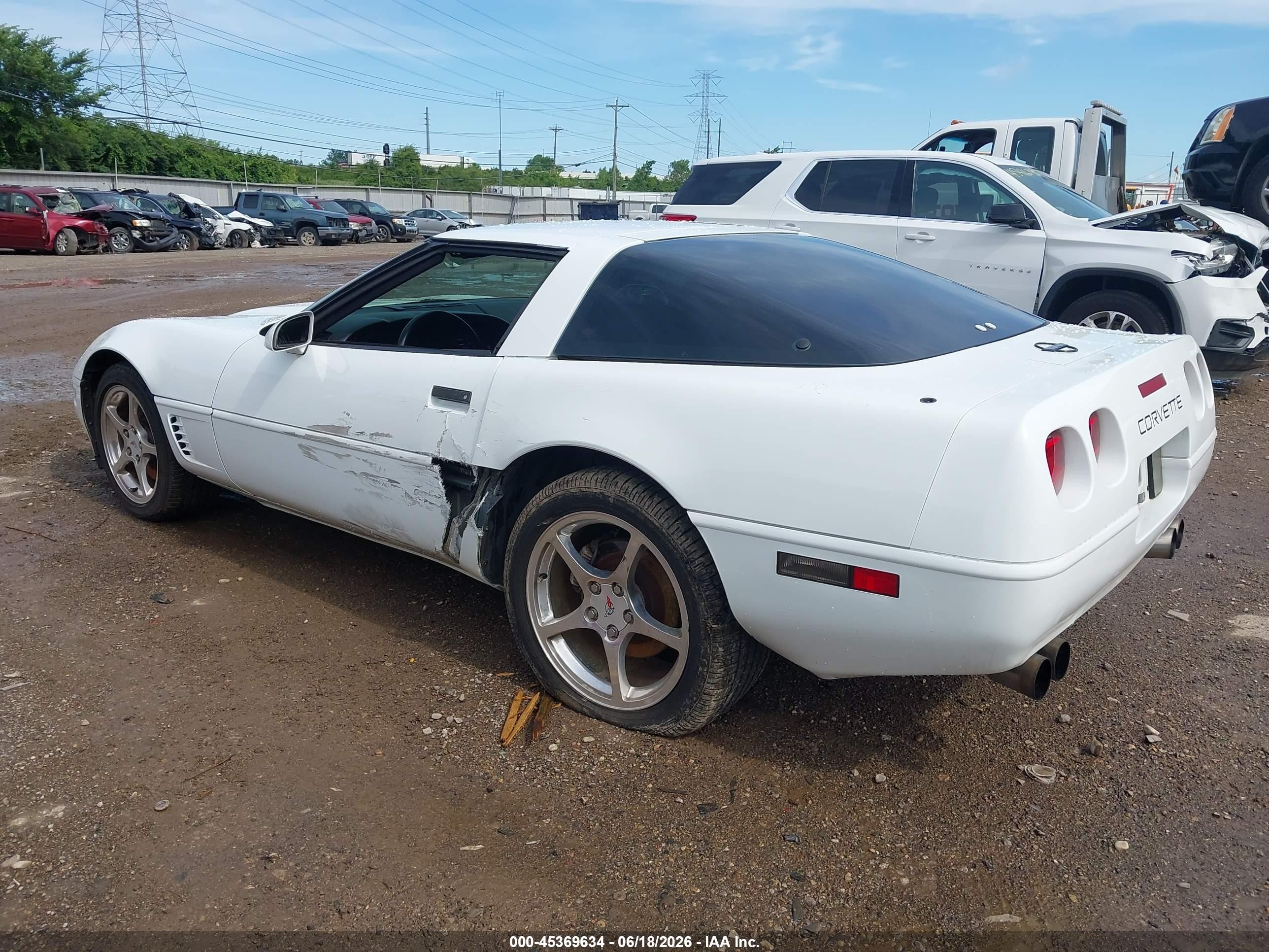 1996 Chevrolet Corvette   White vin: 1G1YY22P0T5119040