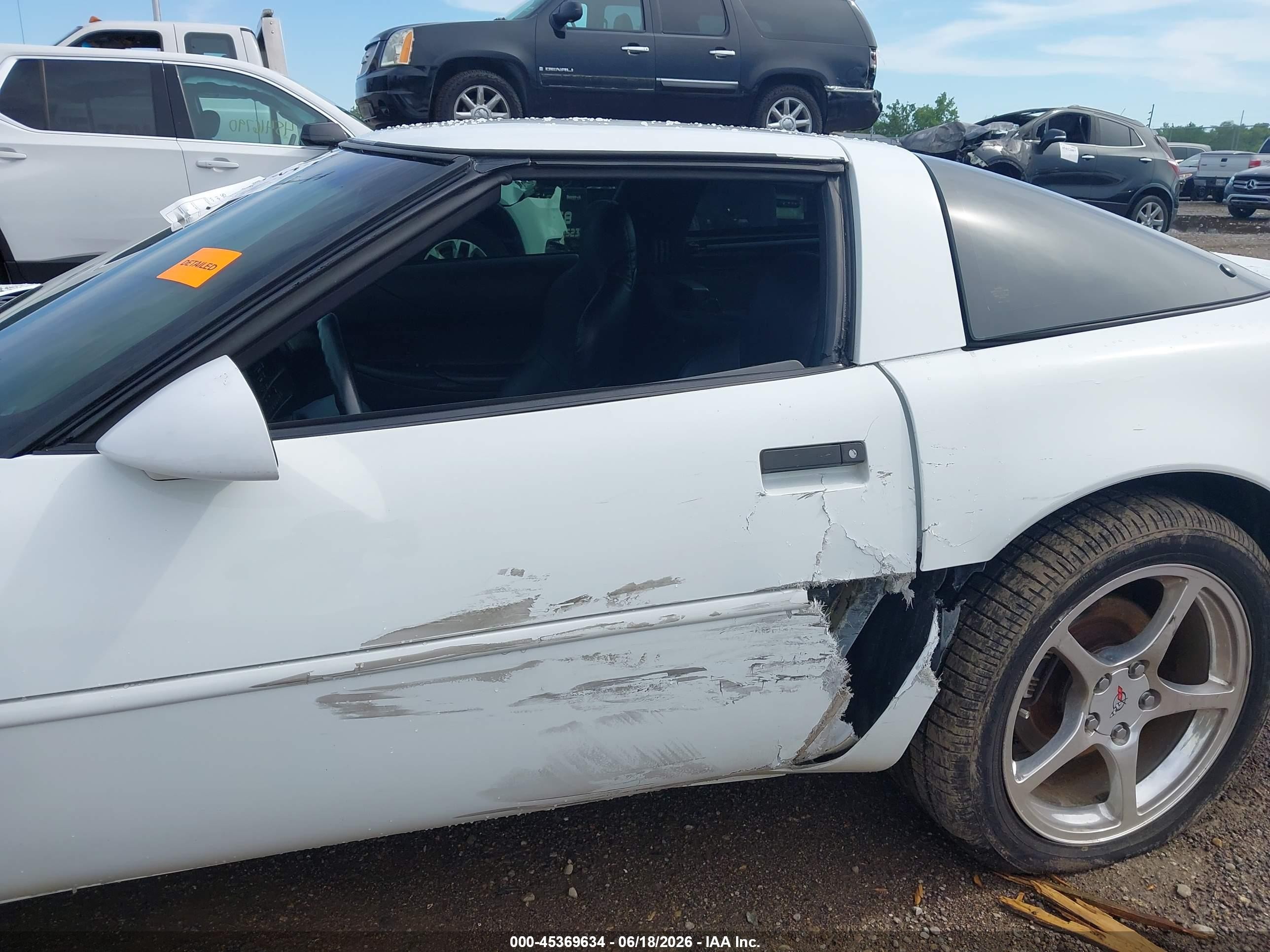 1996 Chevrolet Corvette   White vin: 1G1YY22P0T5119040