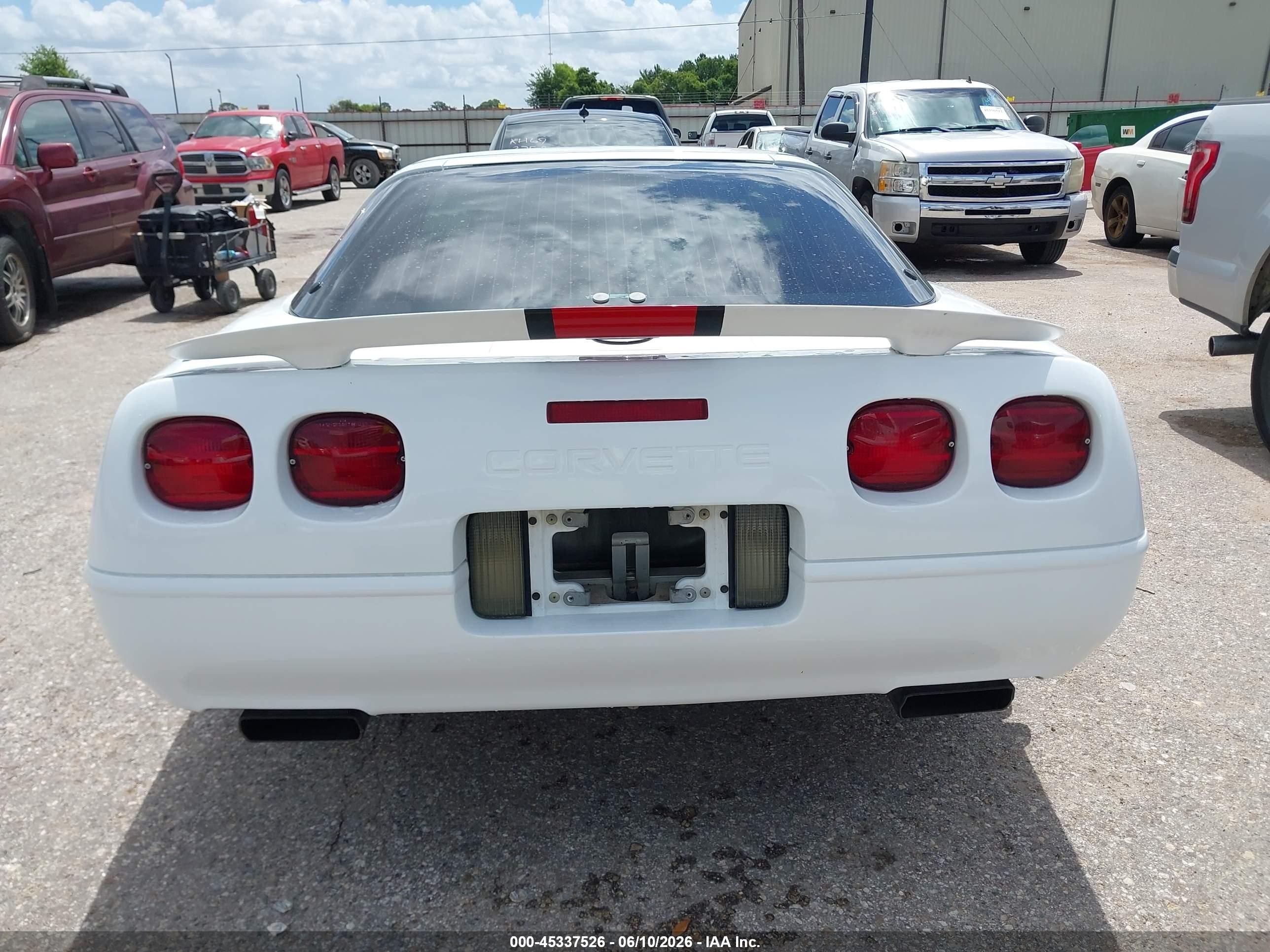 1995 Chevrolet Corvette   White vin: 1G1YY22P2S5115845