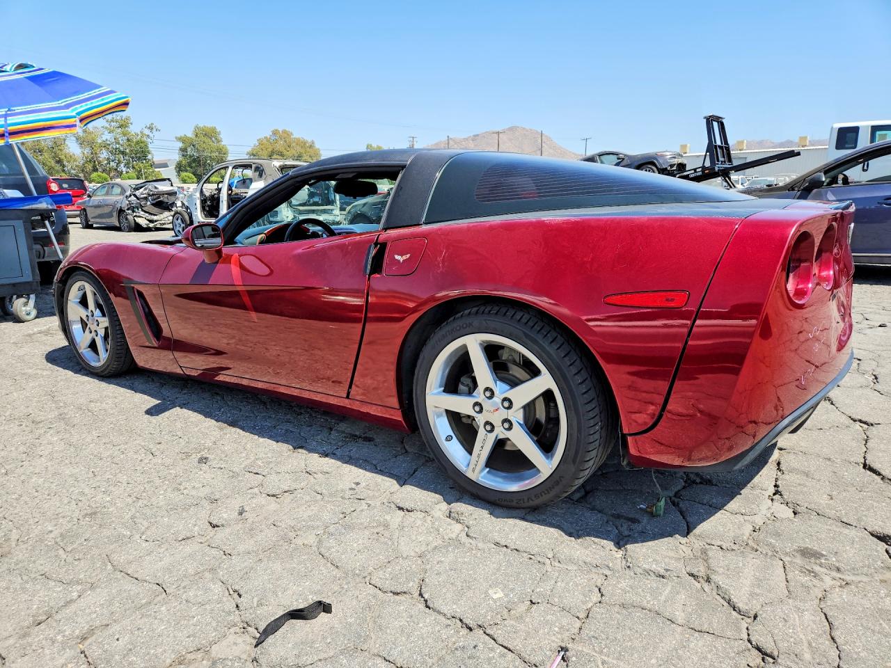 2005 Chevrolet Corvette Burgundy vin: 1G1YY22U455135105