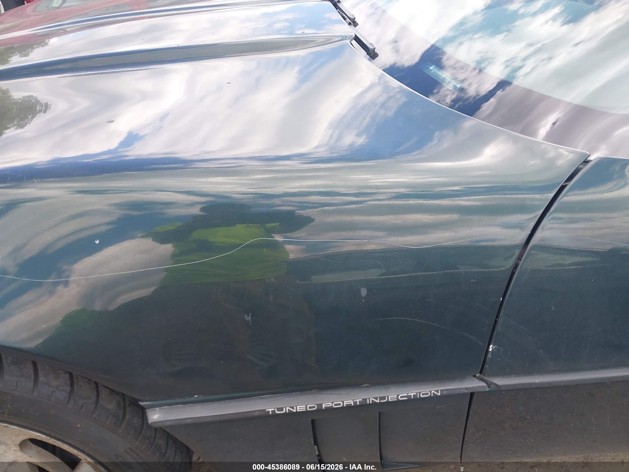 1990 Chevrolet Corvette Green vin: 1G1YY2380L5100530