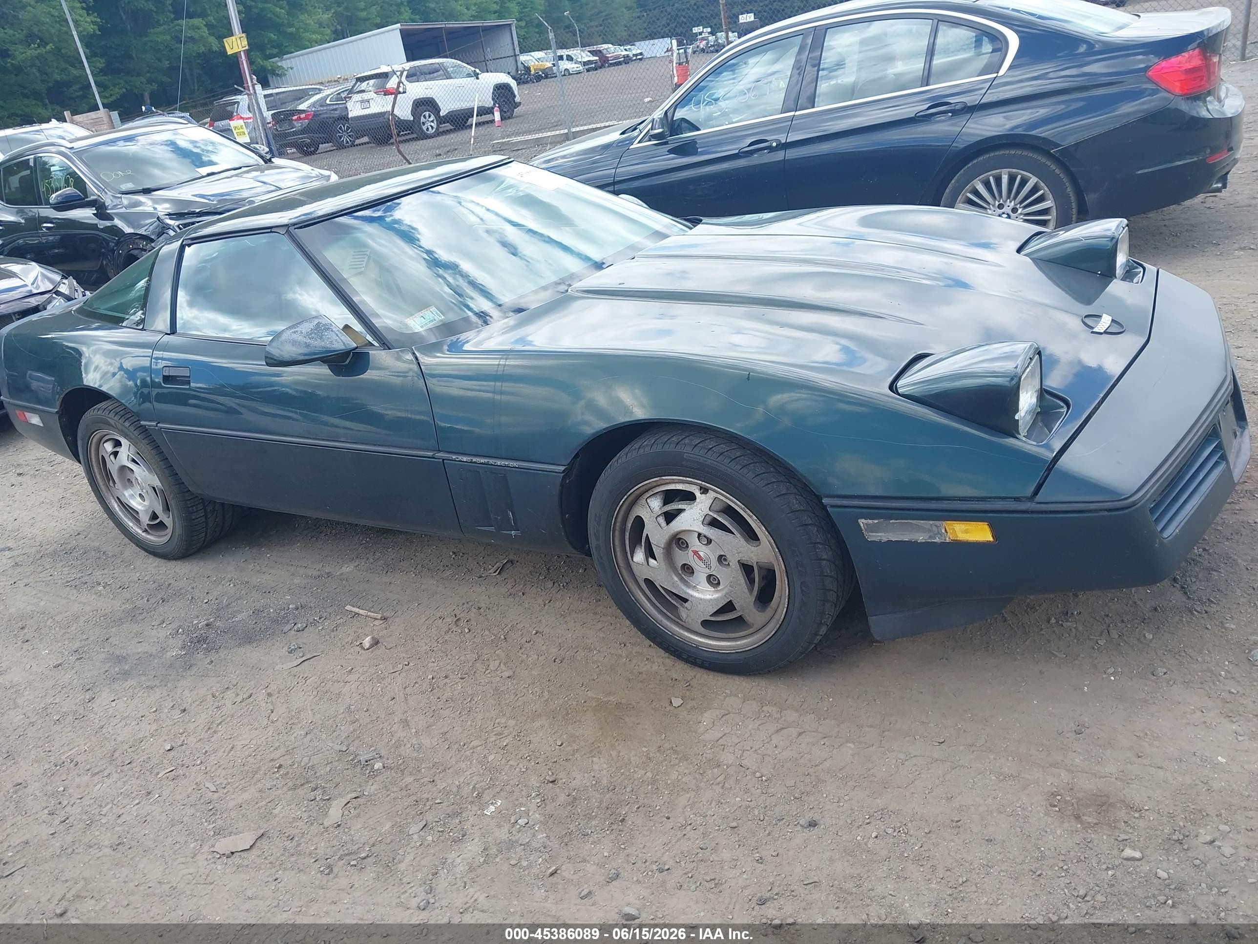 1990 Chevrolet Corvette Green vin: 1G1YY2380L5100530