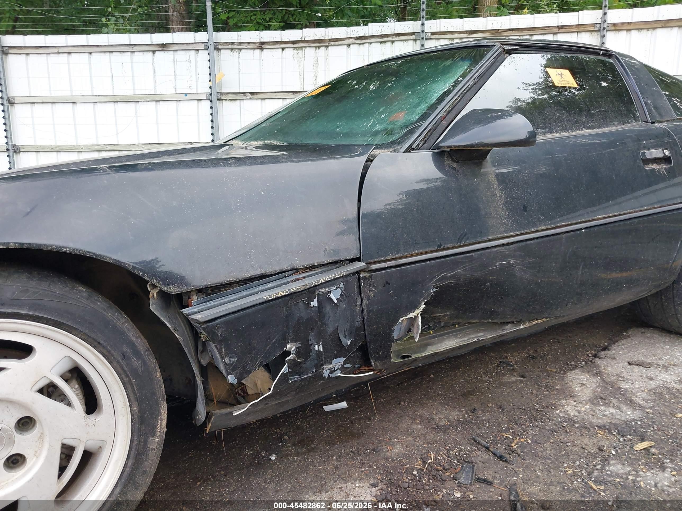 1990 Chevrolet Corvette   Black vin: 1G1YY2385L5119042