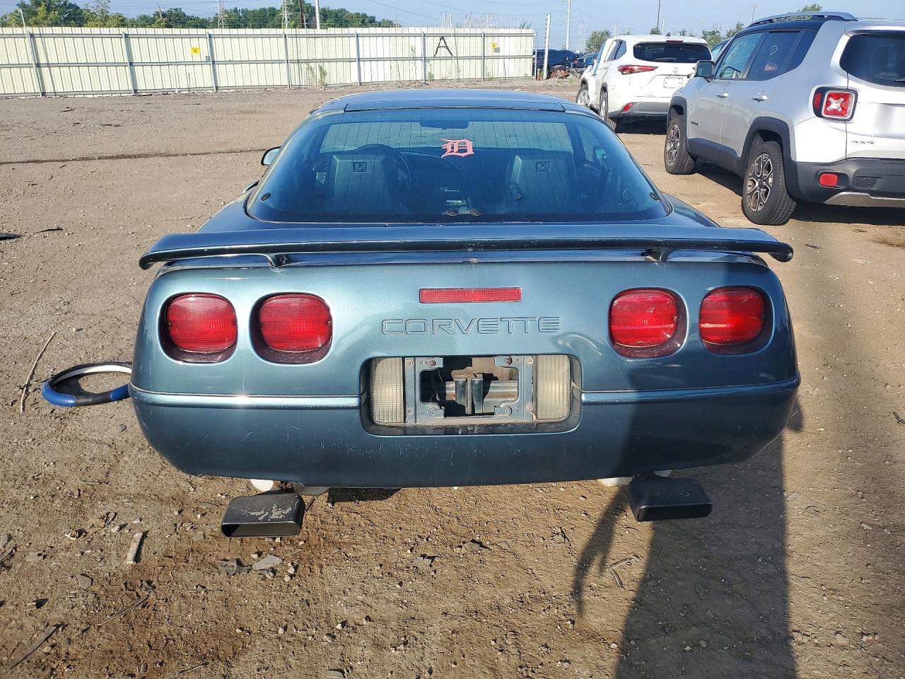 1991 Chevrolet Corvette Teal vin: 1G1YY2385M5113307