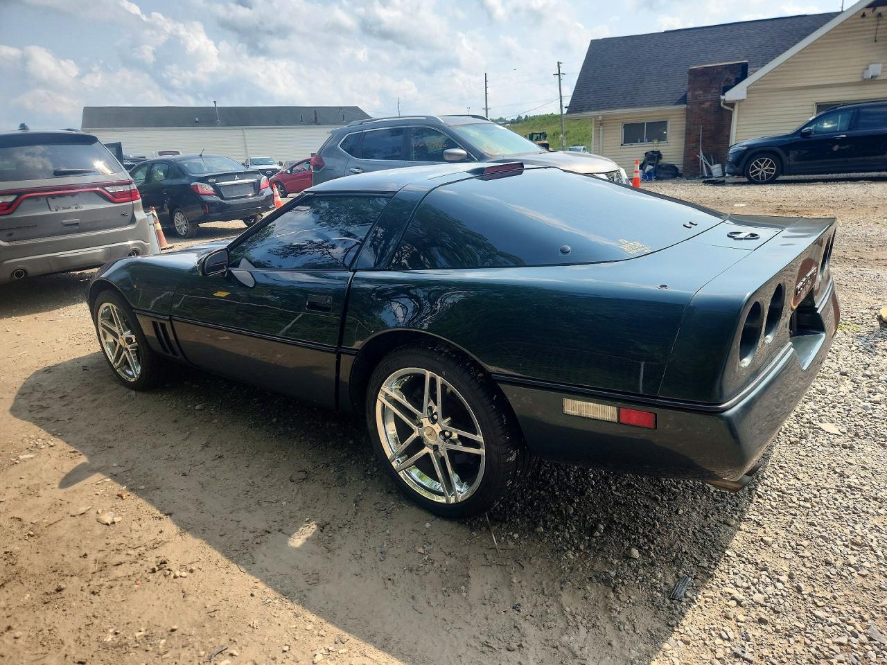 1990 Chevrolet Corvette Green vin: 1G1YY2387L5102890