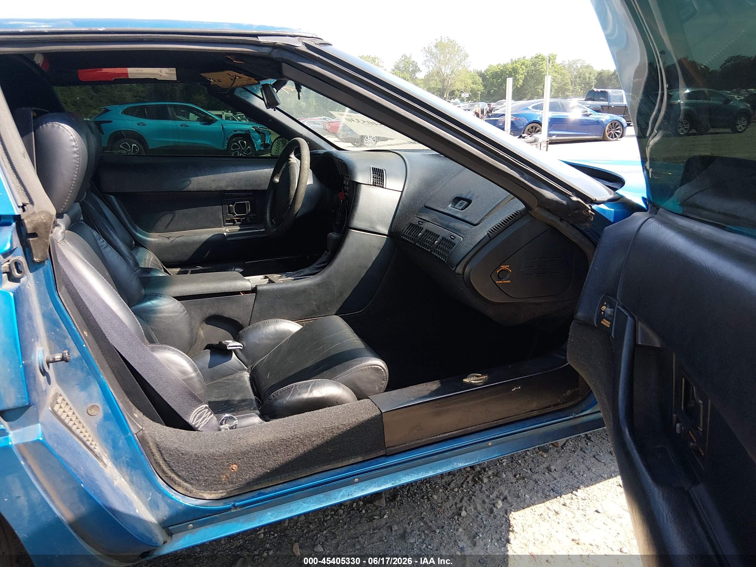 1991 Chevrolet Corvette   Blue vin: 1G1YY2387M5107816