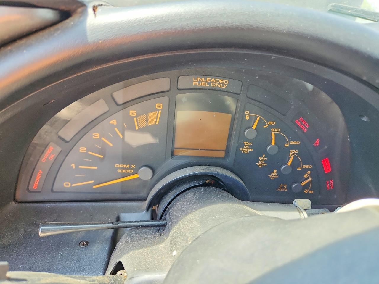 1990 Chevrolet Corvette Red vin: 1G1YY2388L5105748