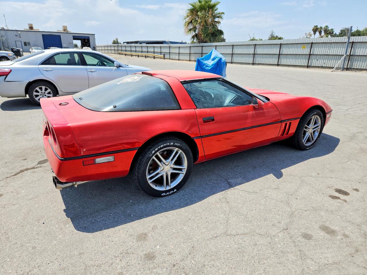 1990 Chevrolet Corvette Red vin: 1G1YY2388L5105748