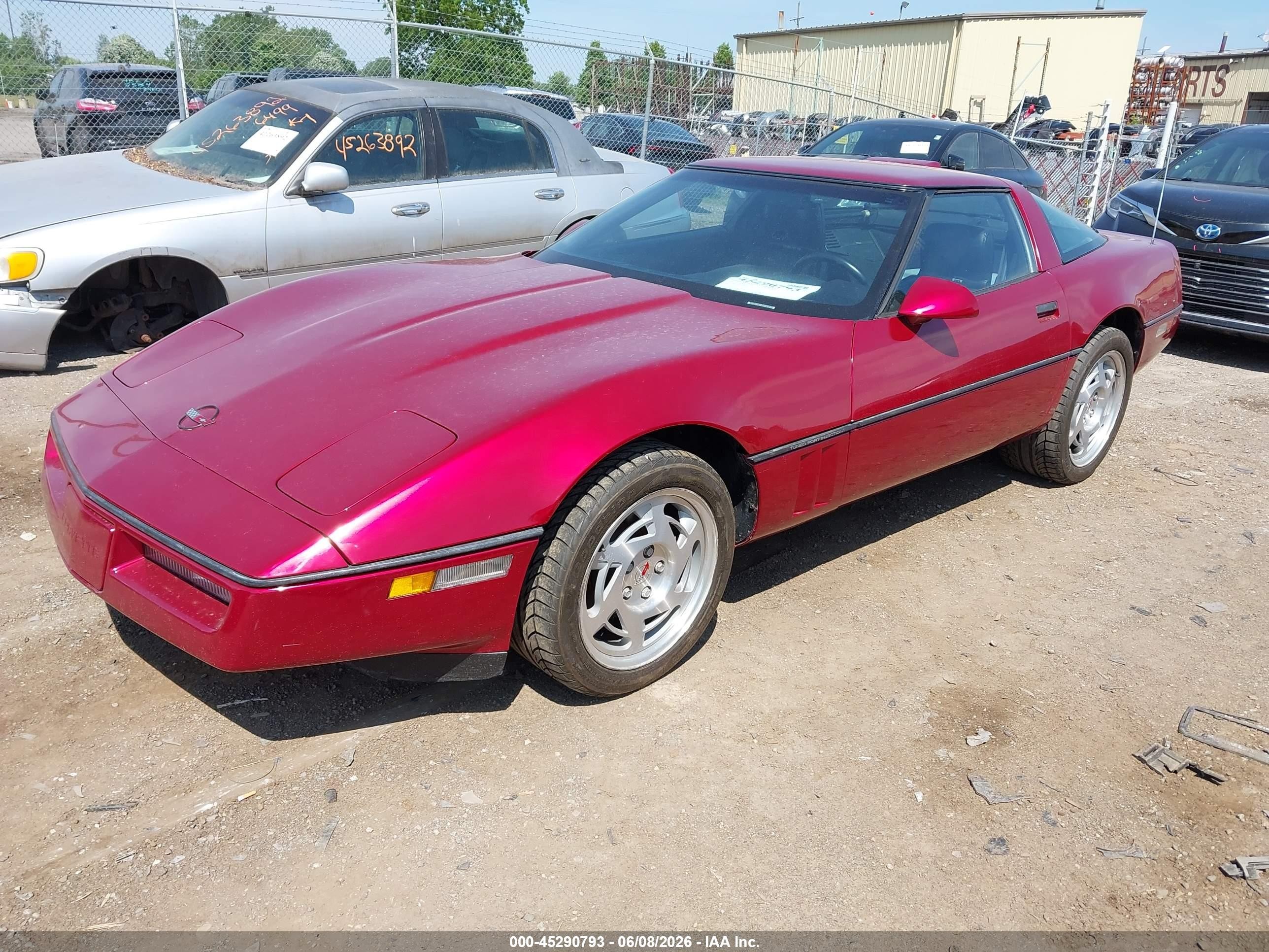 1990 Chevrolet Corvette   Red vin: 1G1YY238XL5108084