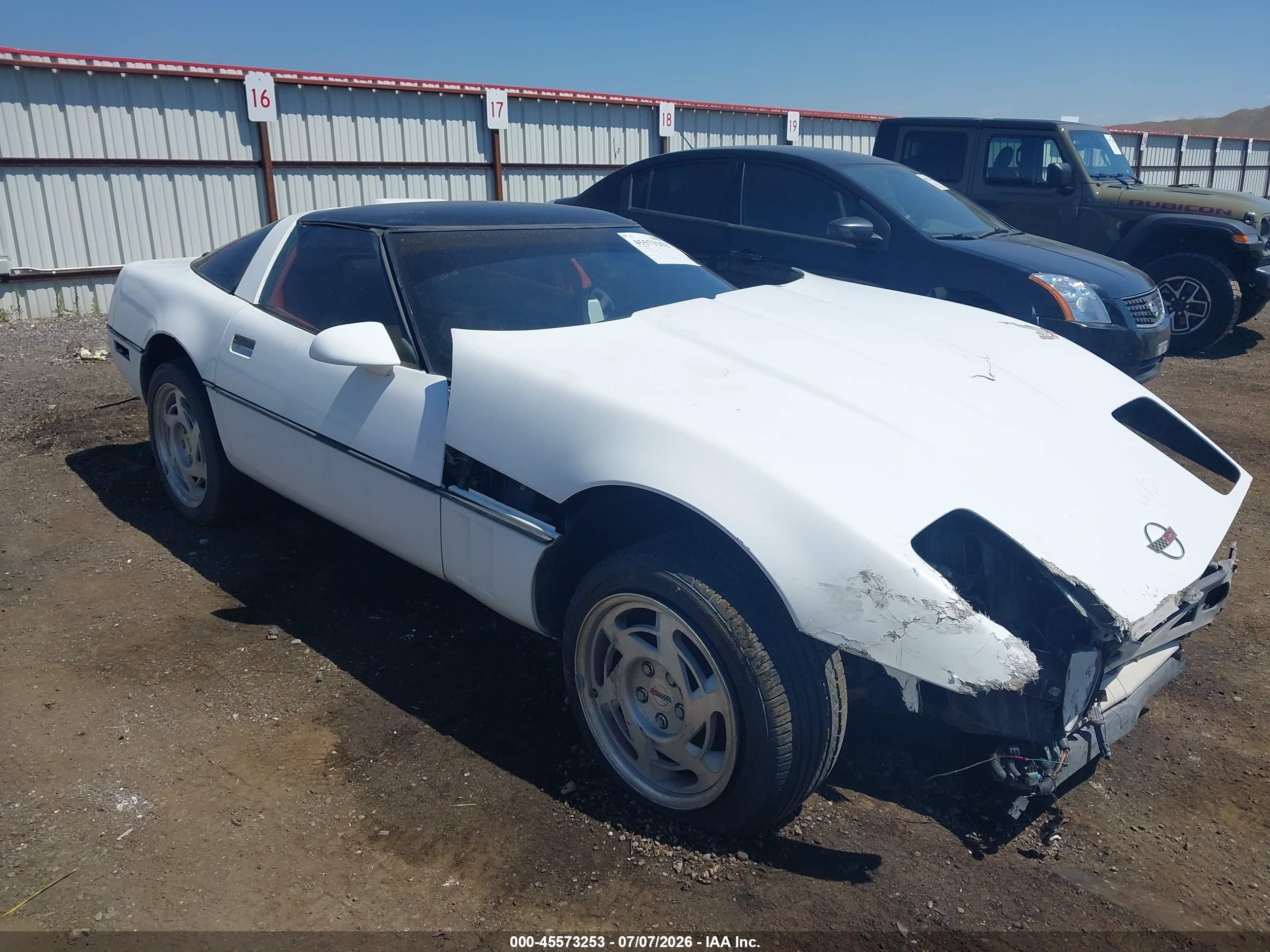 1990 Chevrolet Corvette   White vin: 1G1YY238XL5109784