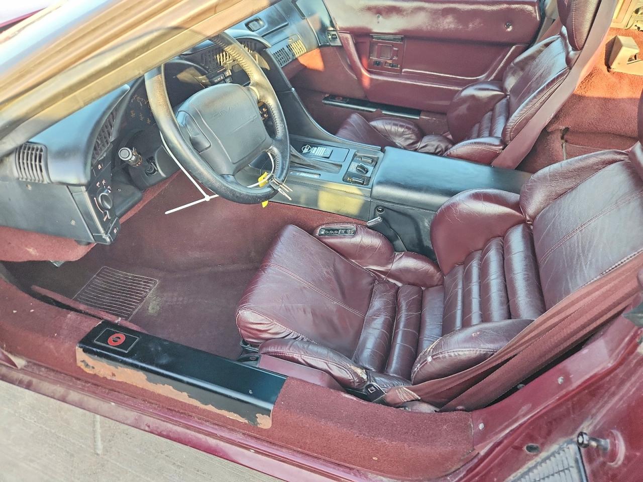 1993 Chevrolet Corvette Burgundy vin: 1G1YY23P3P5115200