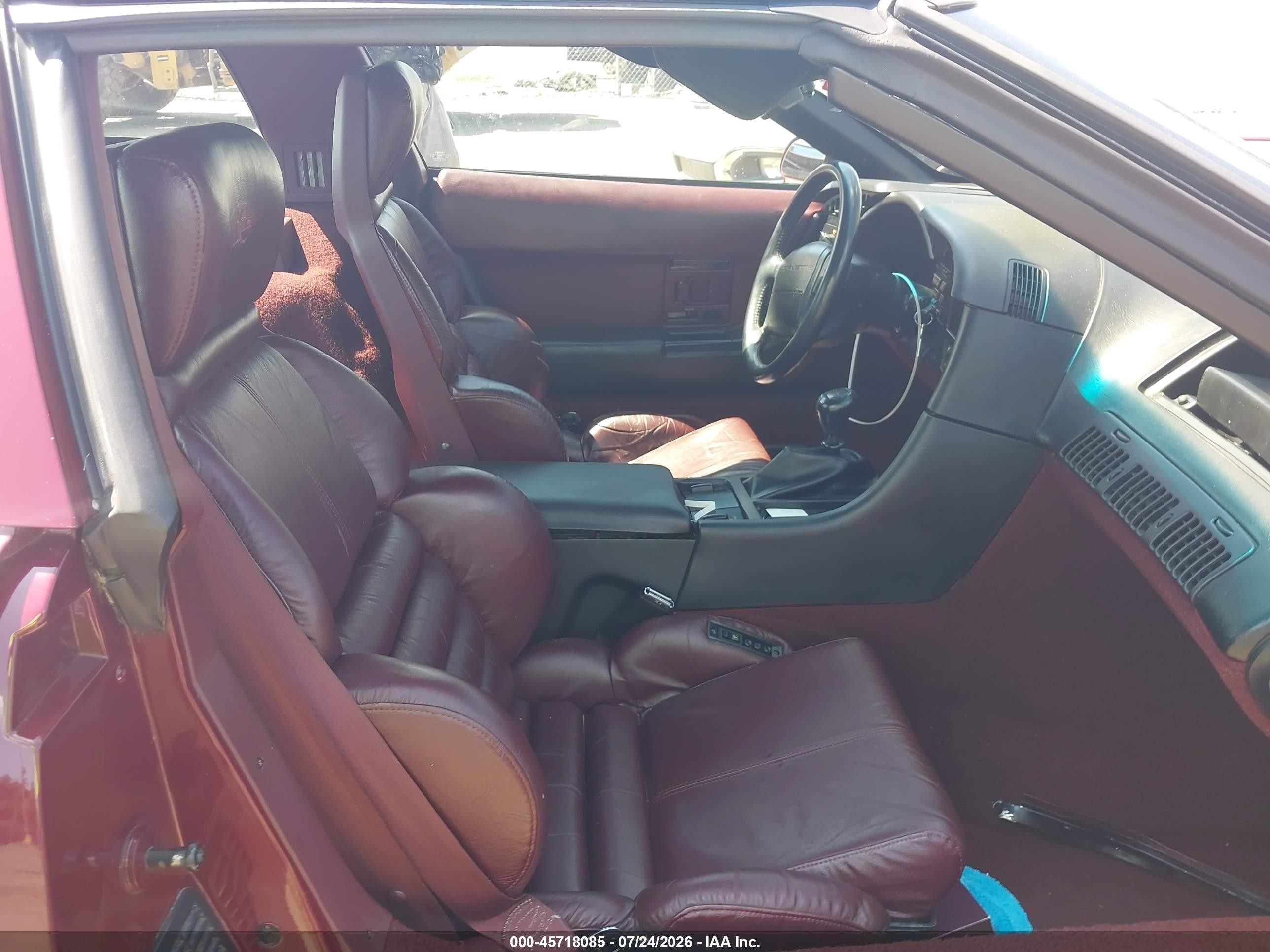 1993 Chevrolet Corvette   Красный vin: 1G1YY23P5P5117773