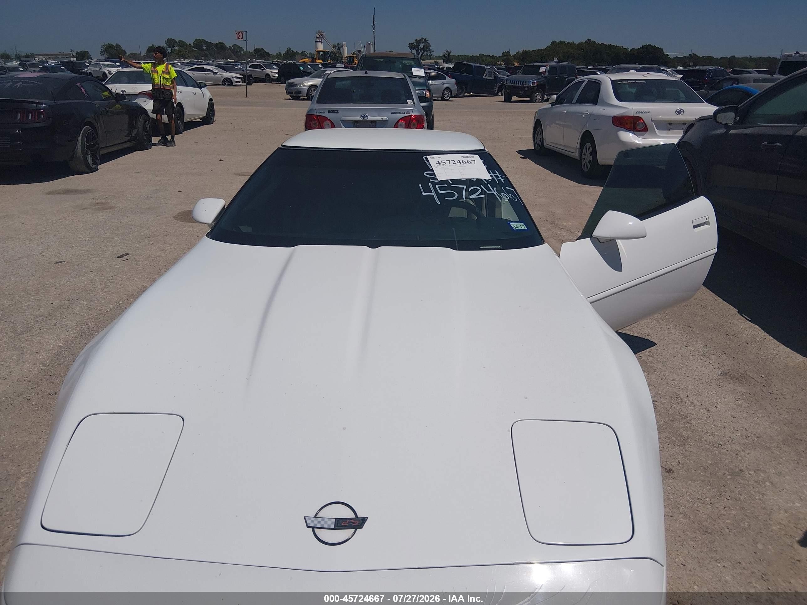 1993 Chevrolet Corvette   White vin: 1G1YY23P7P5109562