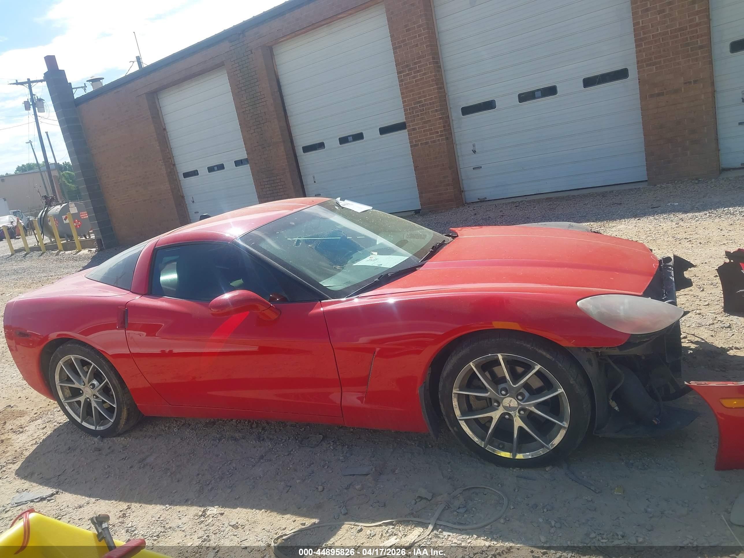 2005 Chevrolet Corvette Red vin: 1G1YY24U055115950